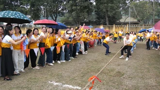 Tết sớm với công nhân