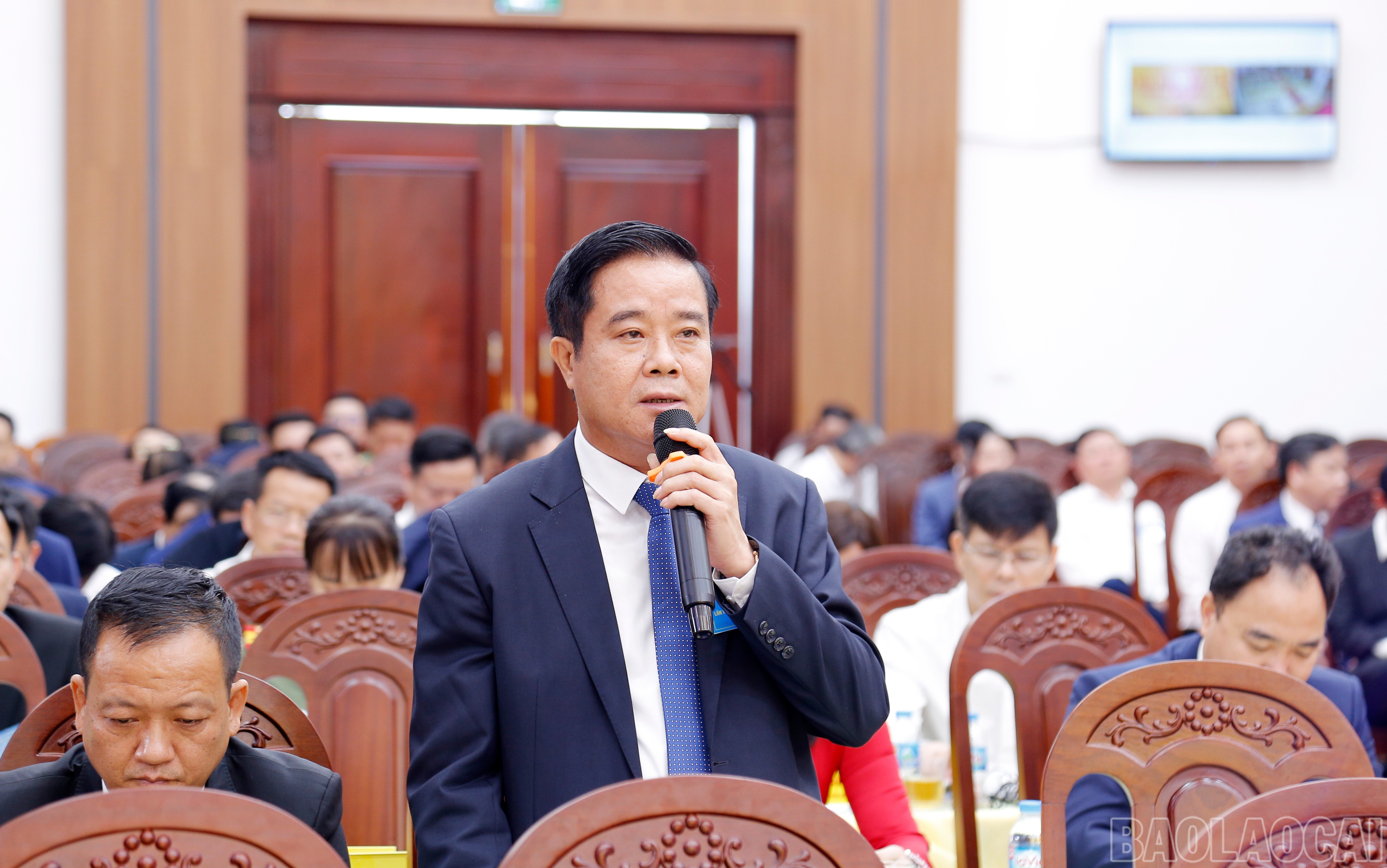 Lãnh đạo phường Sa Pa phát biểu tại hội nghị. baolaocai-br_mg-5374.jpg