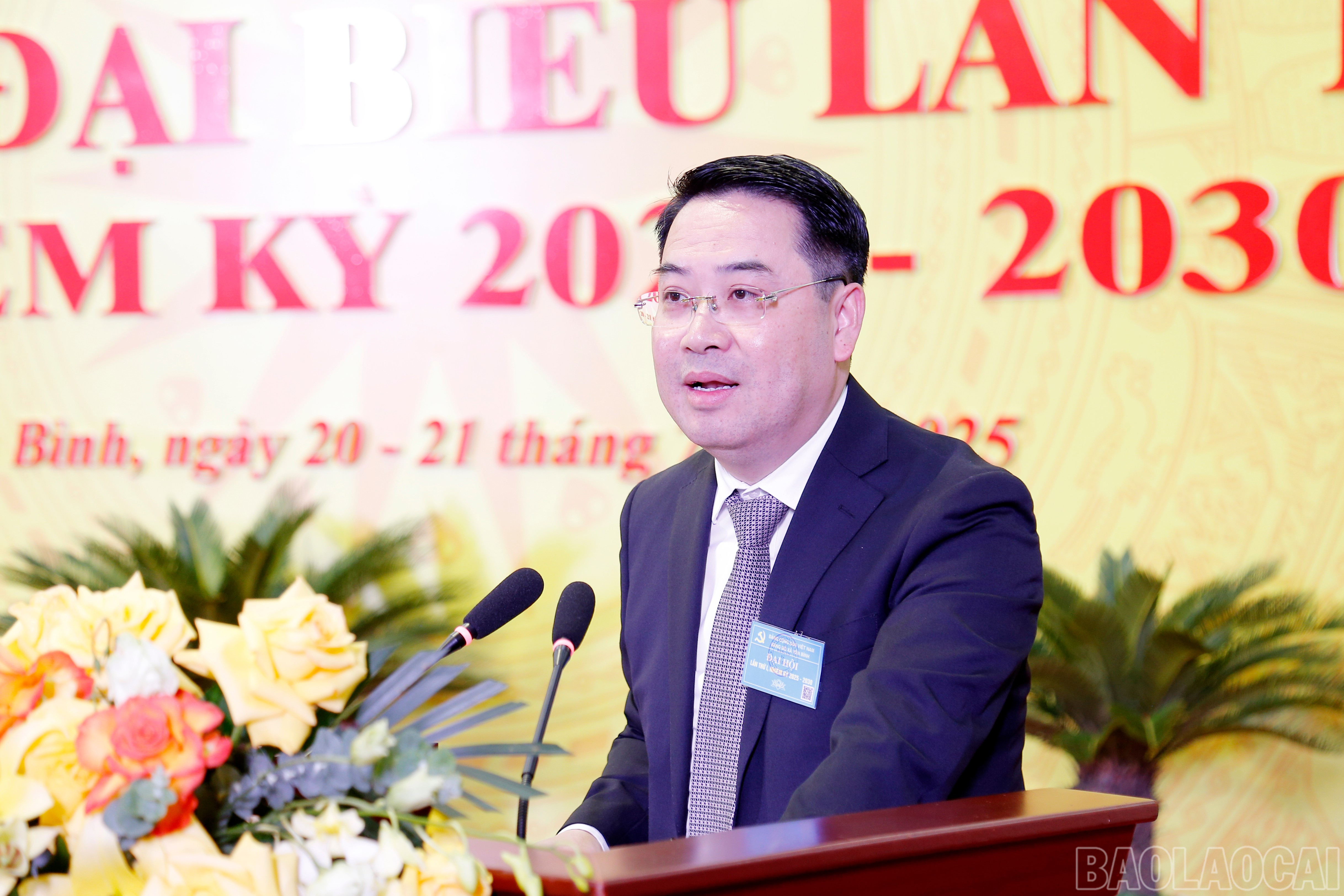 Đồng chí Nguyễn Tuấn Anh, Phó Bí thư Tỉnh ủy phát biểu kết luận tại hội nghị. baolaocai-br_mg-5387.jpg