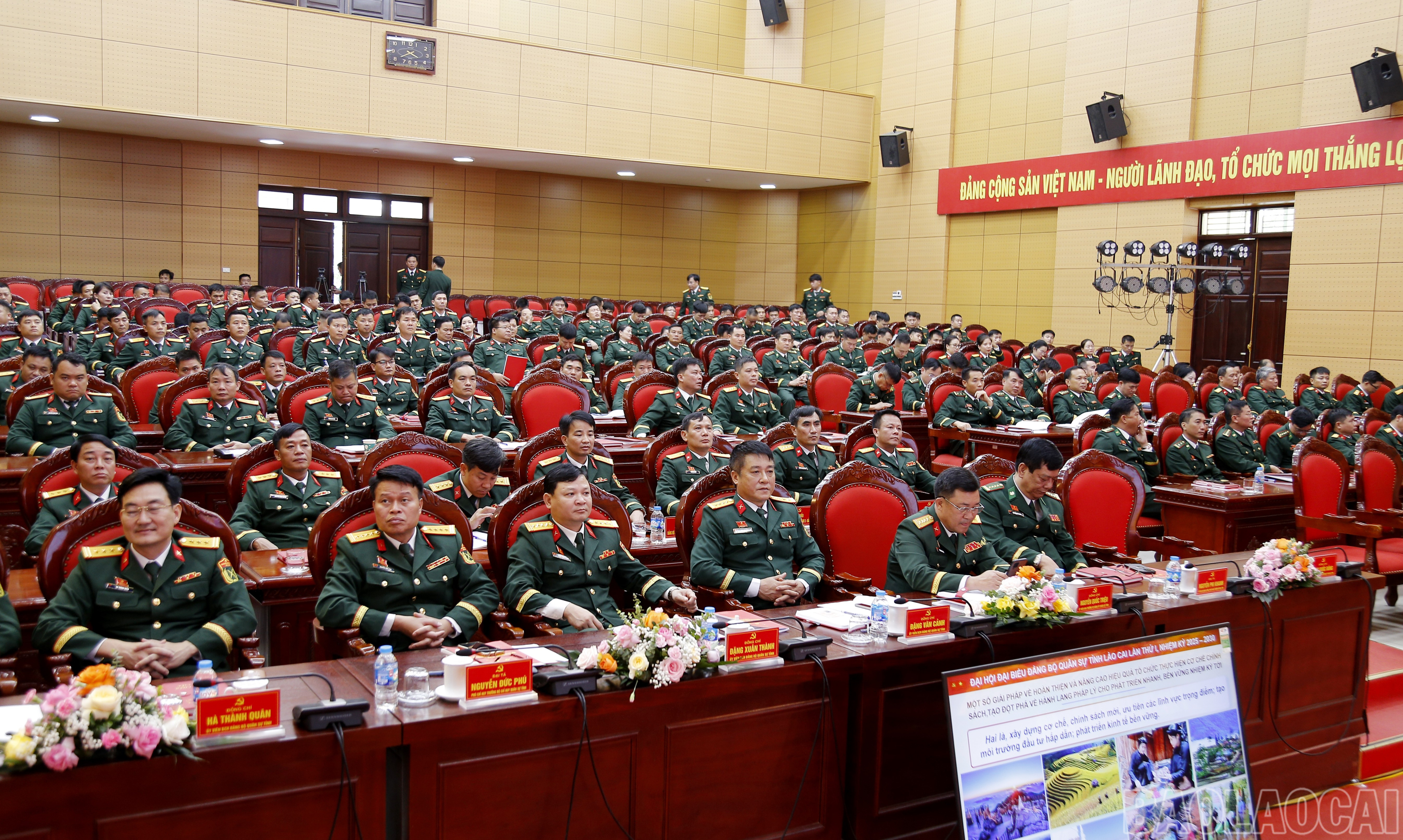 Các đại biểu tham dự đại hội. baolaocai-br_mg-5435.jpg