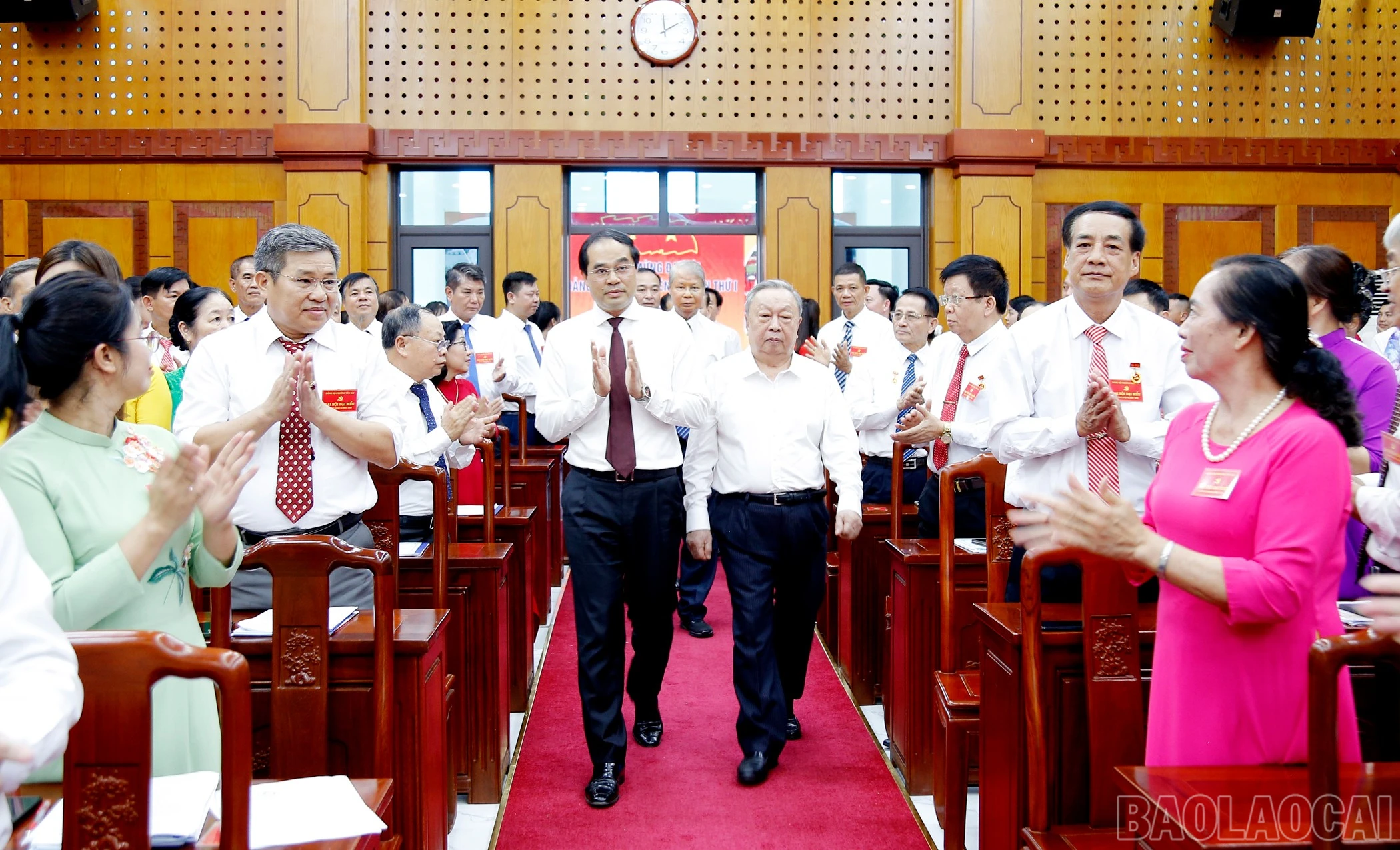 Đồng chí Trịnh Xuân Trường, Bí thư Tỉnh ủy, Chủ tịch HĐND tỉnh và các đại biểu về dự Đại hội