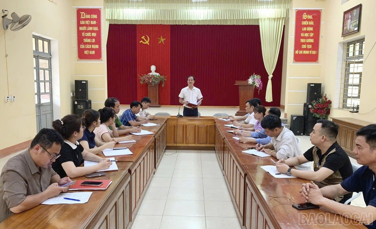 Các cuộc họp giao ban được xã Mỏ Vàng tiến hành thường xuyên. baolaocai-br_358b7ee1a1392c677528.jpg