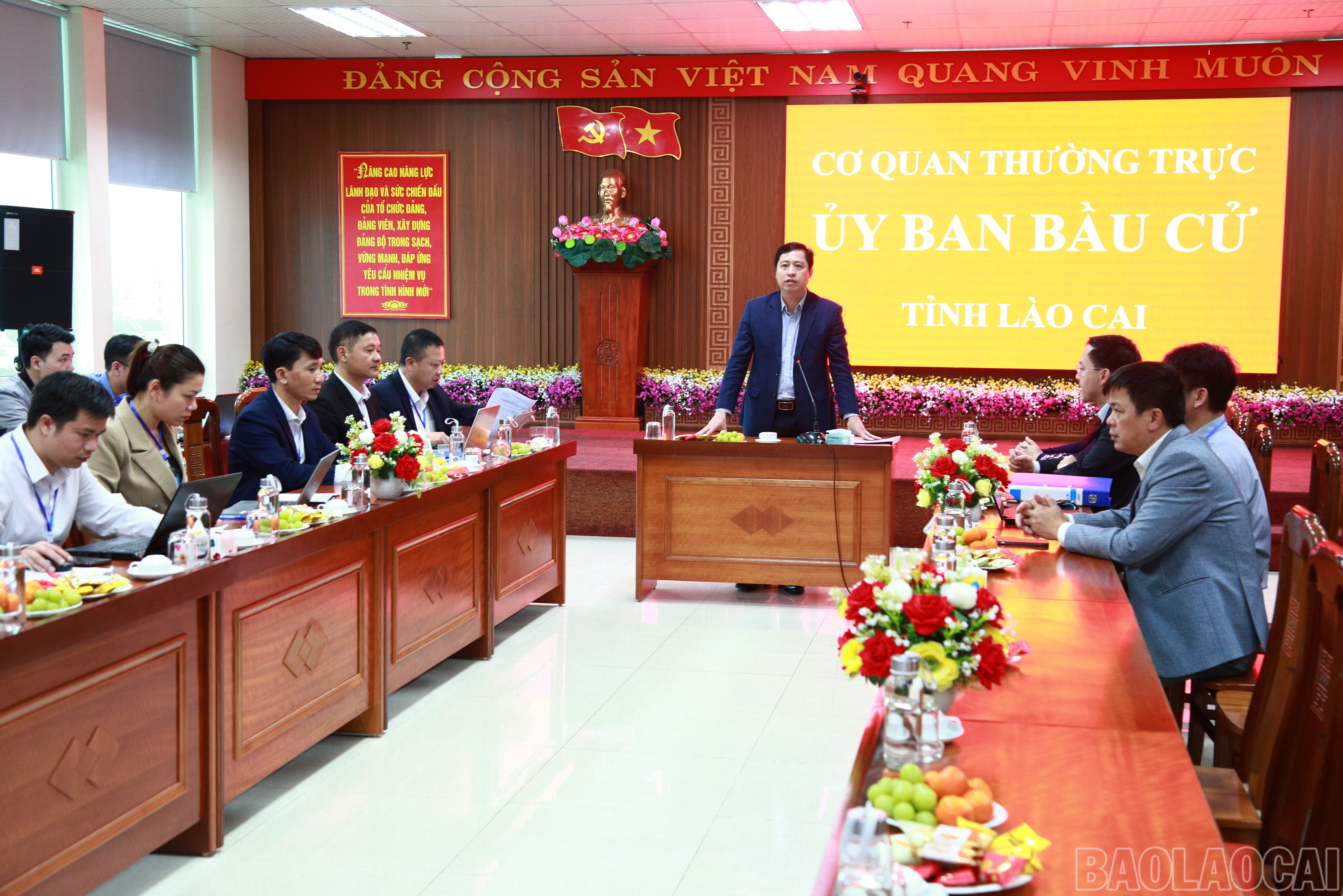 Bí thư Tỉnh ủy Dương Quốc Huy ghi nhận và đánh giá cao tinh thần trách nhiệm của tập thể cán bộ Cơ quan Thường trực Ủy ban bầu cử tỉnh trong thực hiện nhiệm vụ được giao.