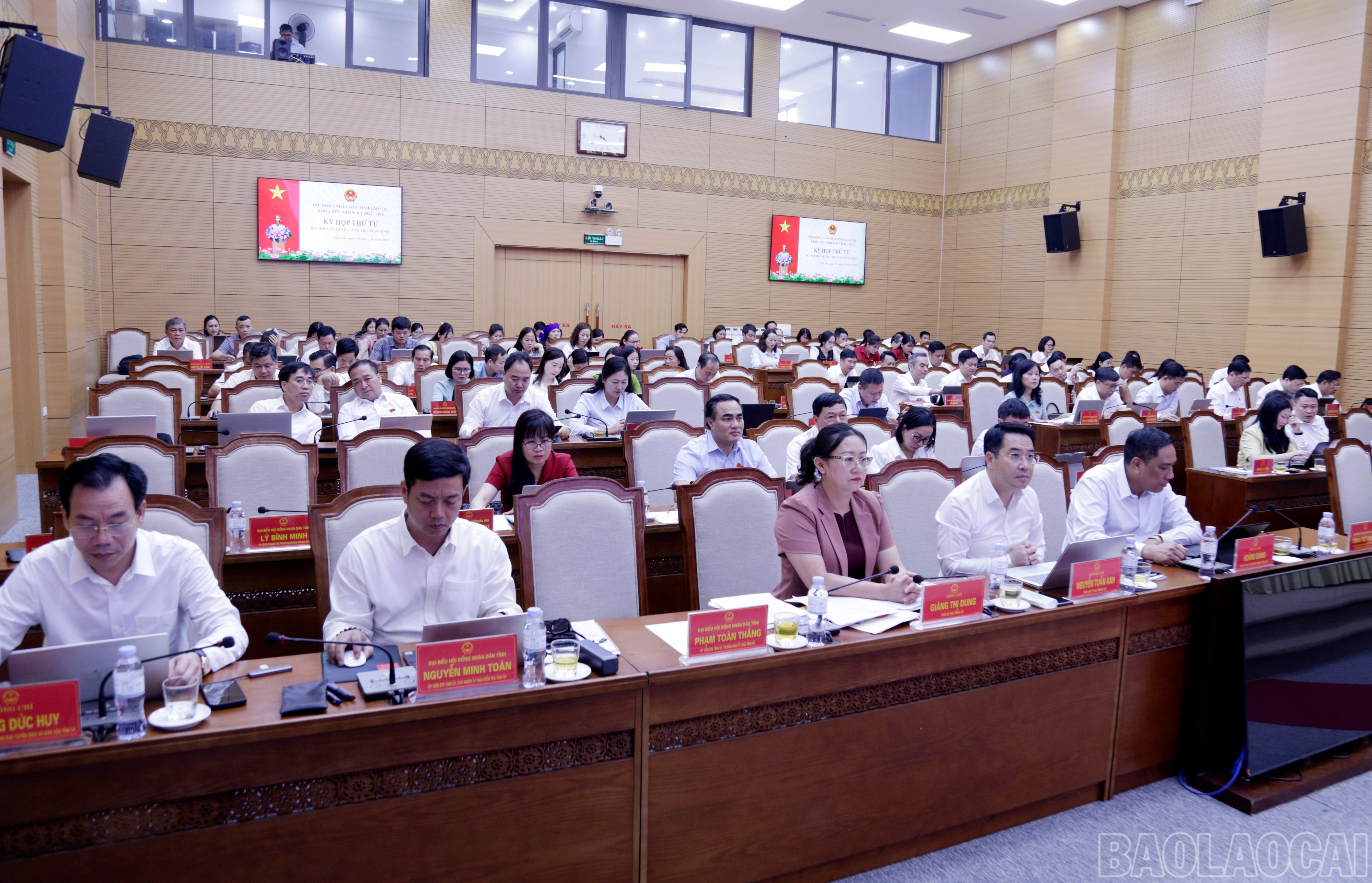 Quang cảnh kỳ họp. baolaocai-br_mg-9946.jpg