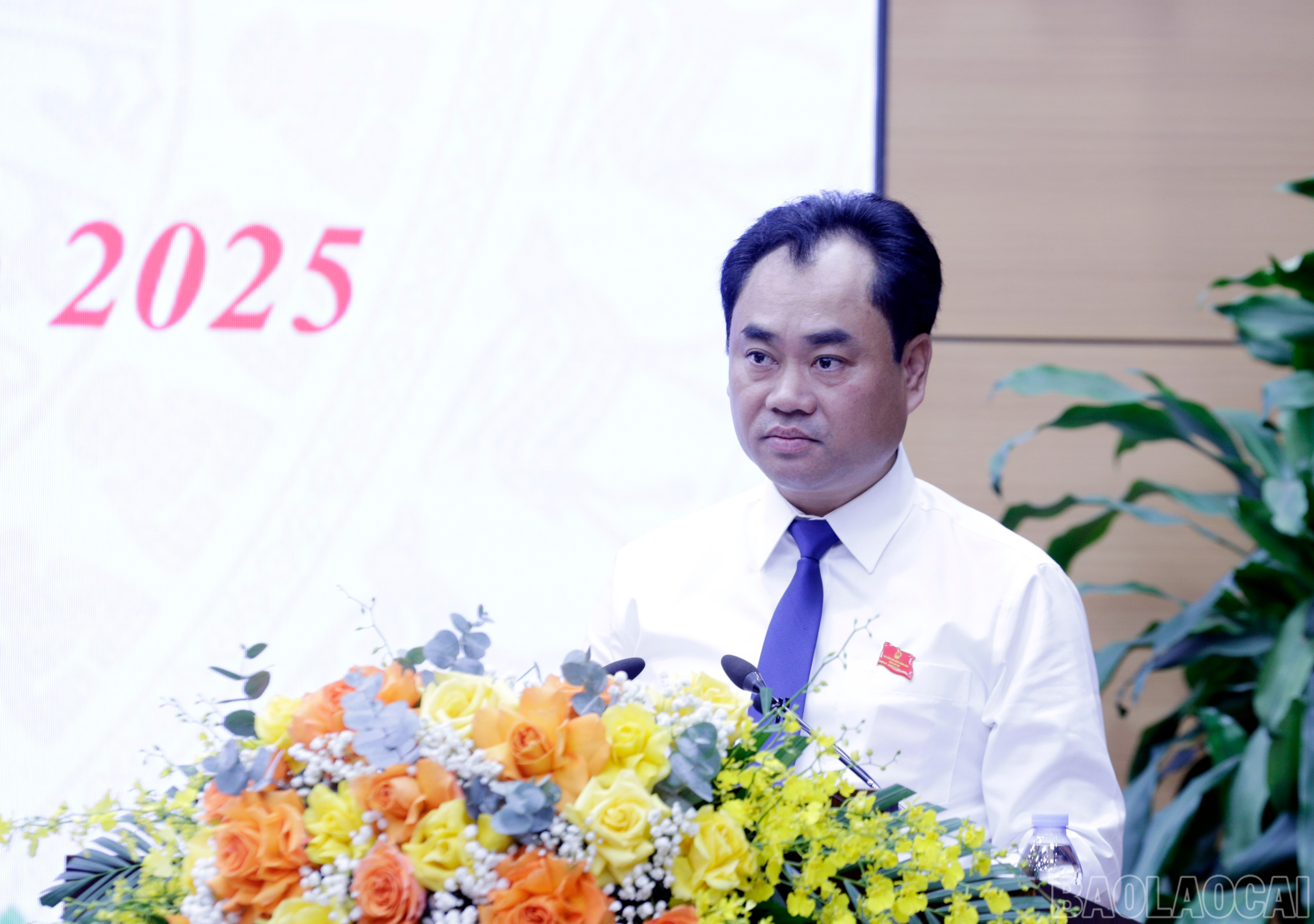 Đồng chí Trịnh Việt Hùng phát biểu khai mạc kỳ họp. baolaocai-br_mg-9880.jpg