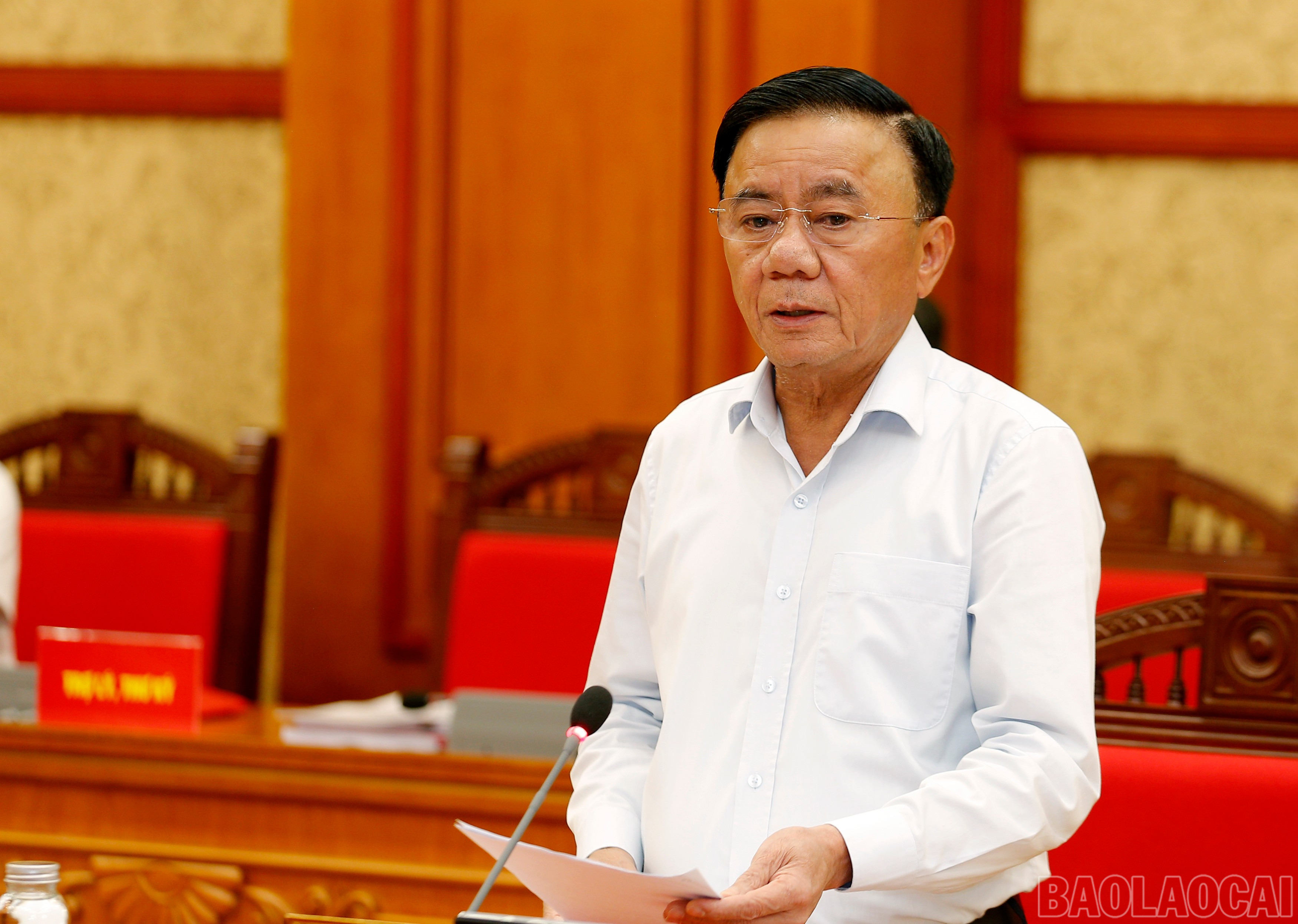 Thường trực Ban Bí thư Trần Cẩm Tú kết luận buổi làm việc. baolaocai-br_mg-6804.jpg