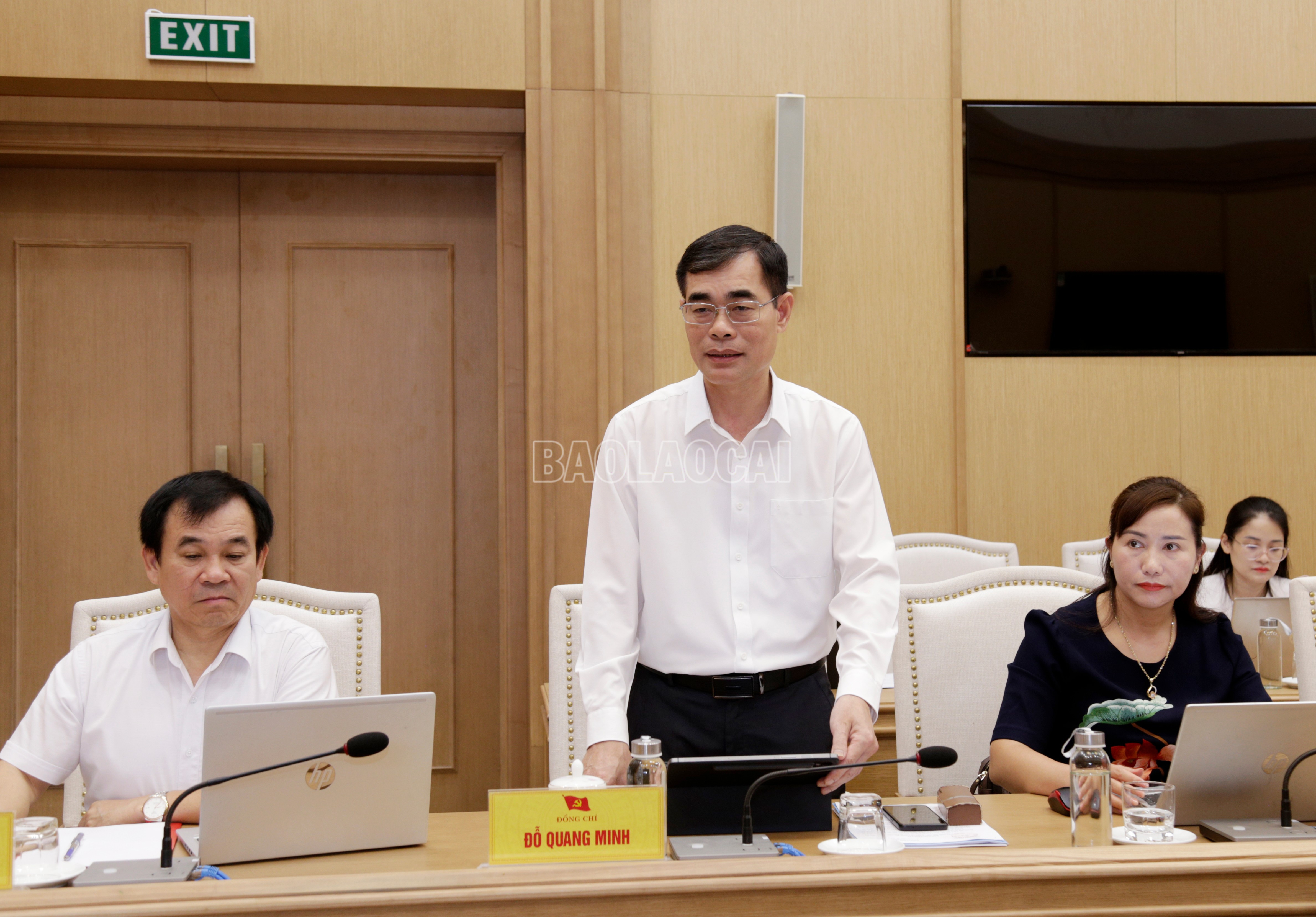 Lãnh đạo Ban Tổ chức Tỉnh ủy phát biểu tại buổi làm việc. baolaocai-c_mg-9614.jpg