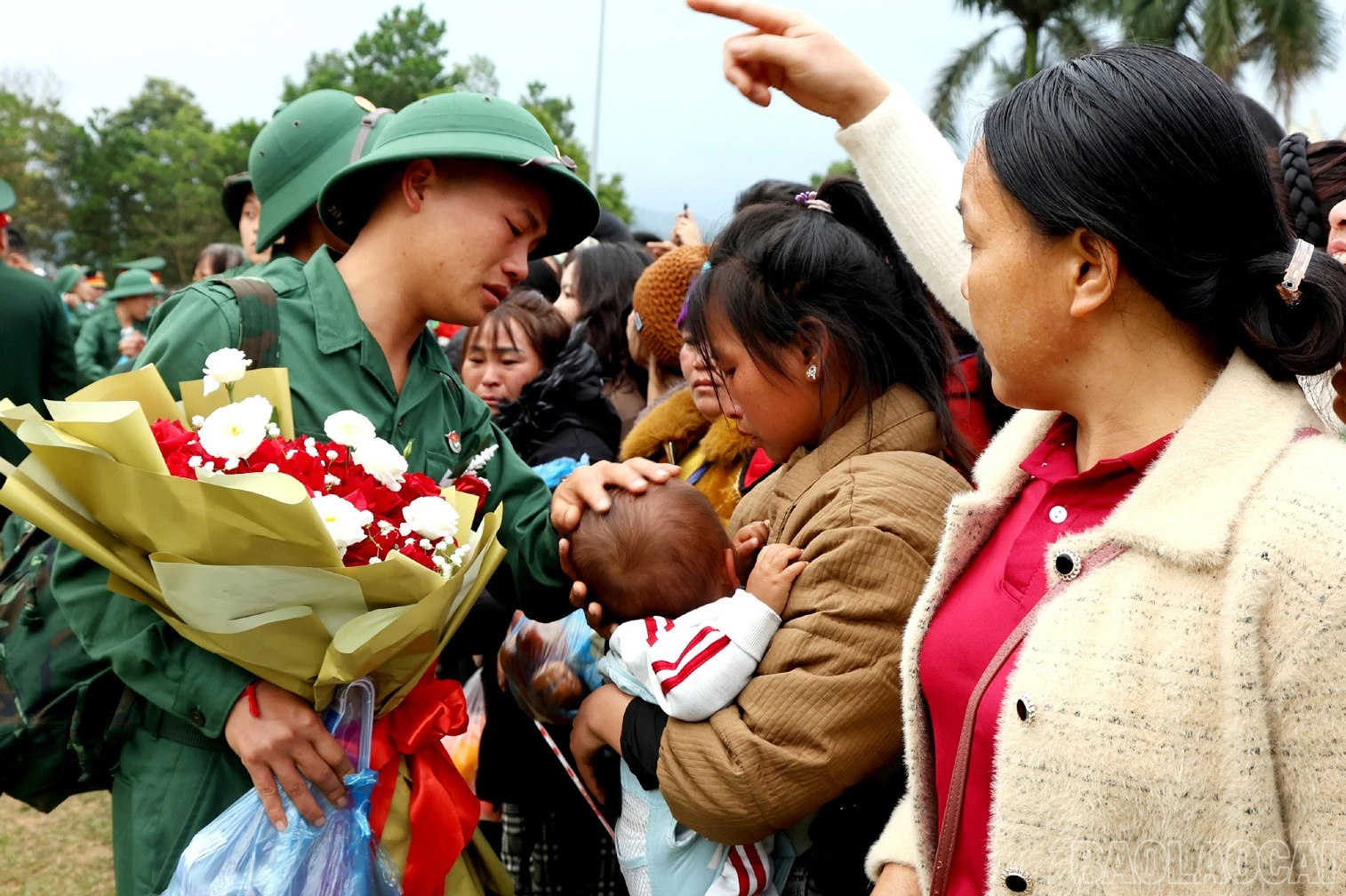 baolaocai-br_bin-rin-phut-chia-tay-2-ban-chi-huy-phong-thu-khu-vuc-1-cam-duong.jpg