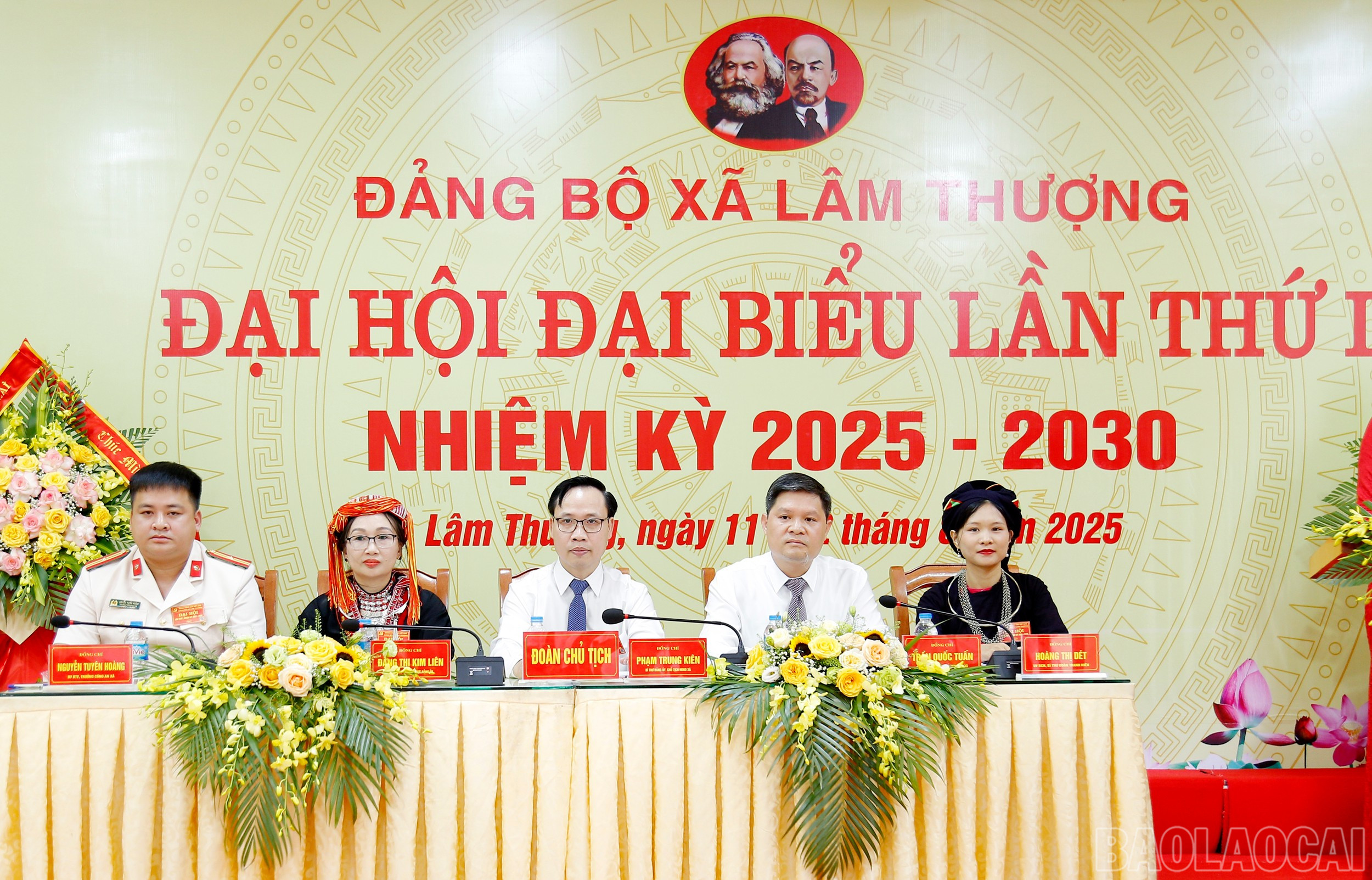 Đoàn Chủ tịch điều hành Đại hội. baolaocai-br_mg-6235.jpg