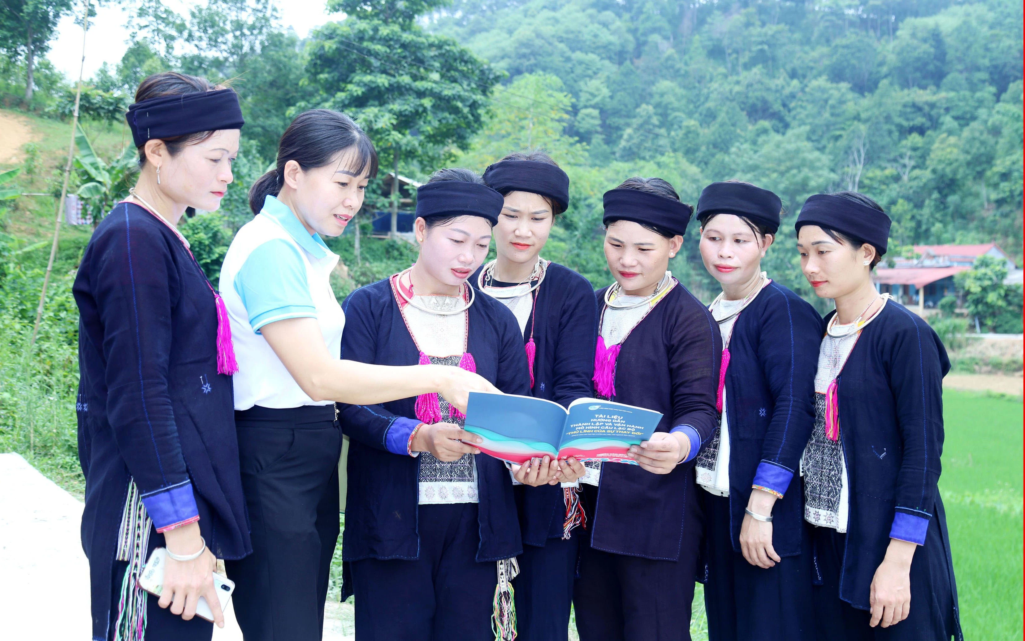 Chi bộ thôn Khe Tắm là điển hình về lãnh đạo duy trì phong trào văn hóa, văn nghệ.