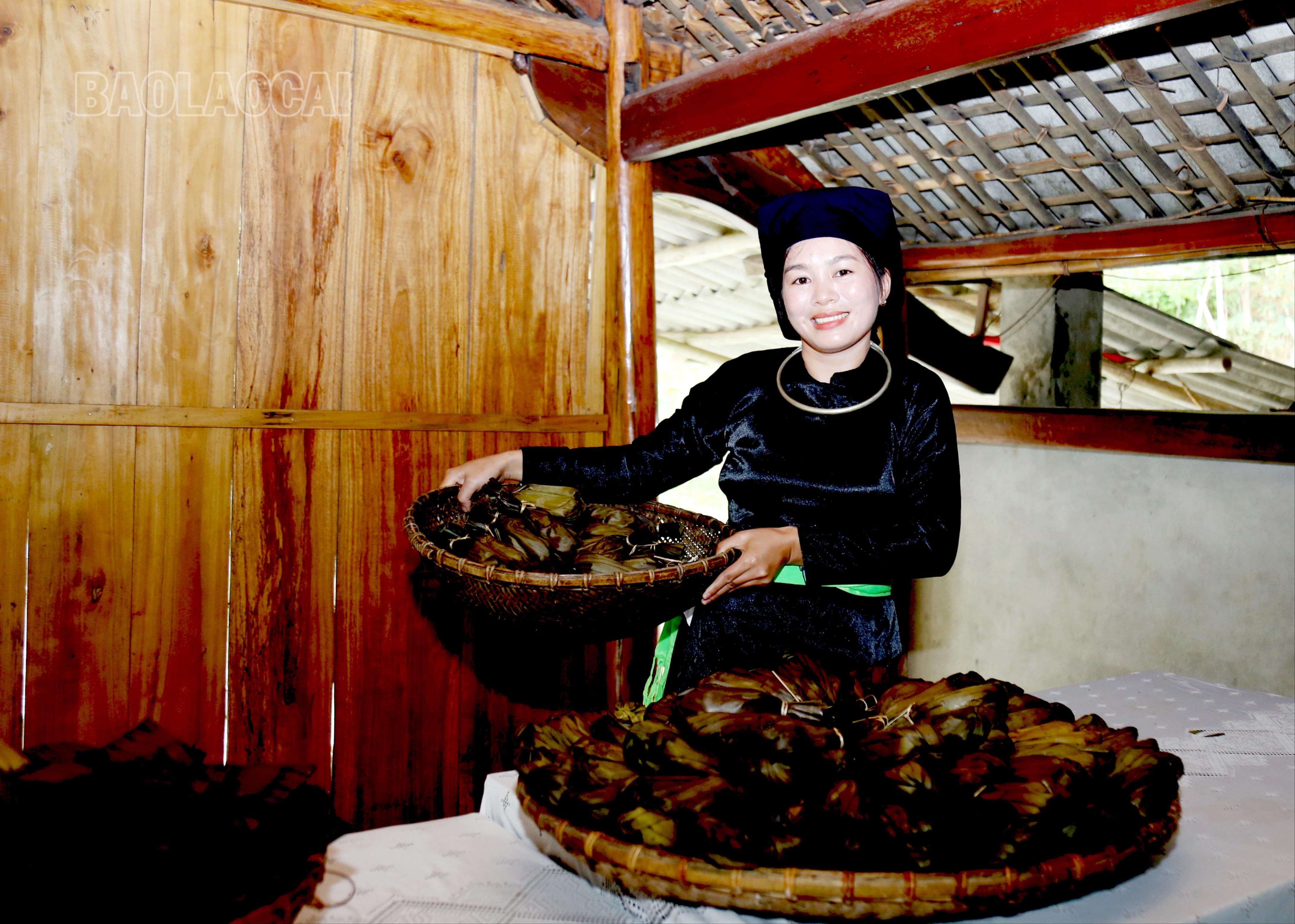 Sản phẩm bánh chuối truyền thống của phụ nữ bản Tày xã Vĩnh Yên chế biến. IMG_2068.JPG