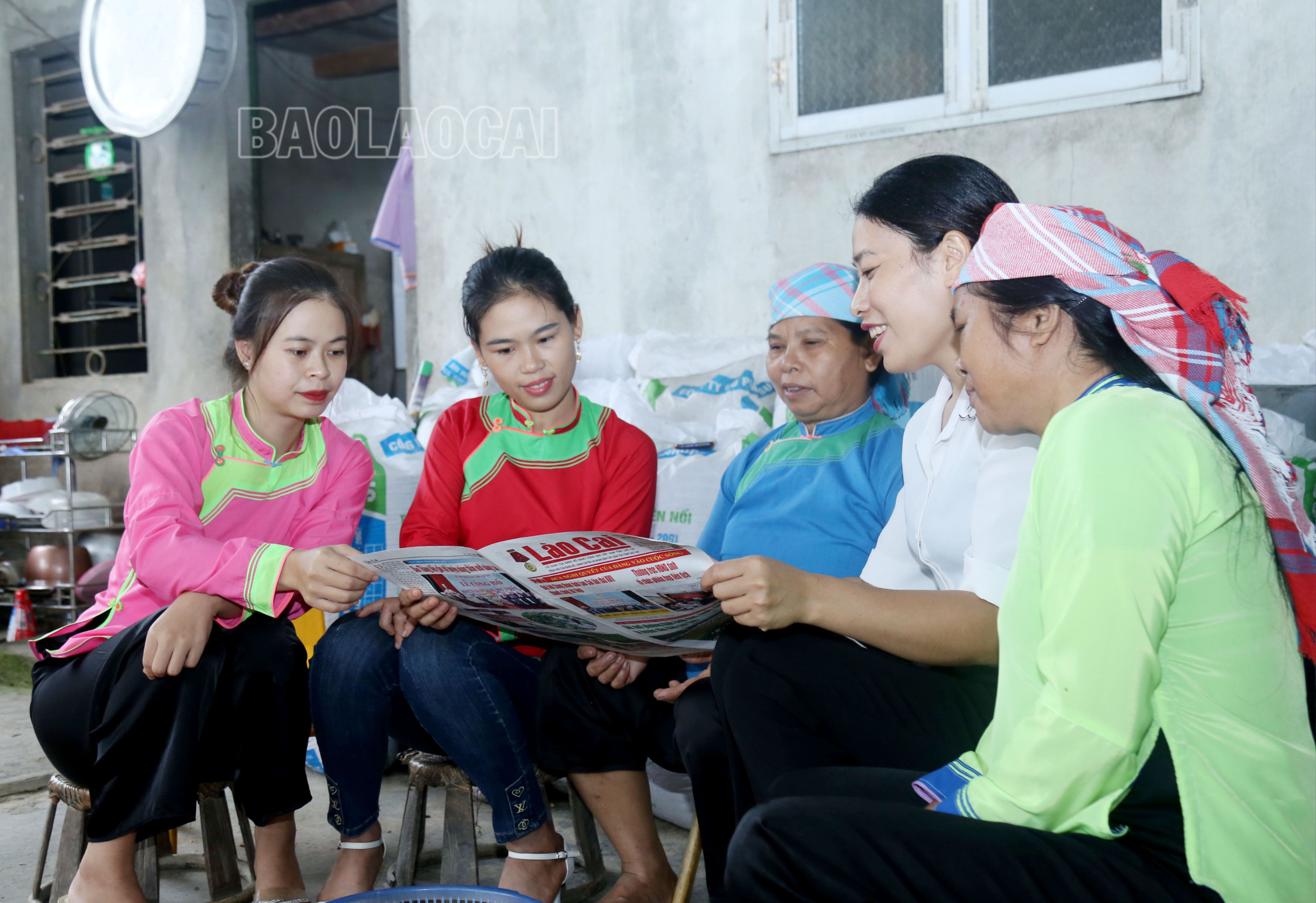 Thông tin về bình đẳng giới được phổ biến trên báo chí địa phương. IMG_8309.JPG