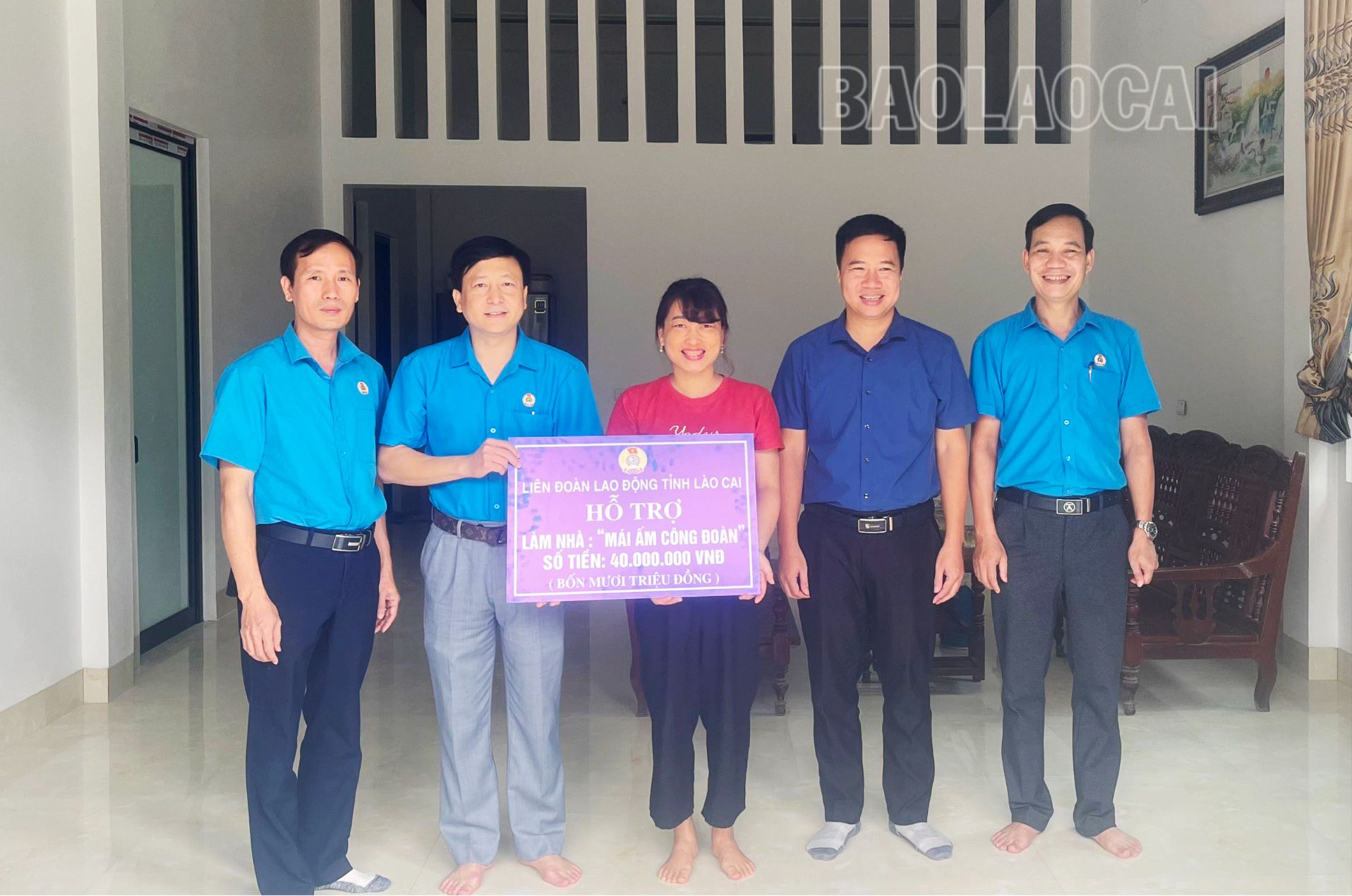 Một đoàn viên công đoàn được hỗ trợ trong Chương trình "Mái ấm công đoàn". z4695748667558_177eaf730b79a85d46d7f551def95572.jpg