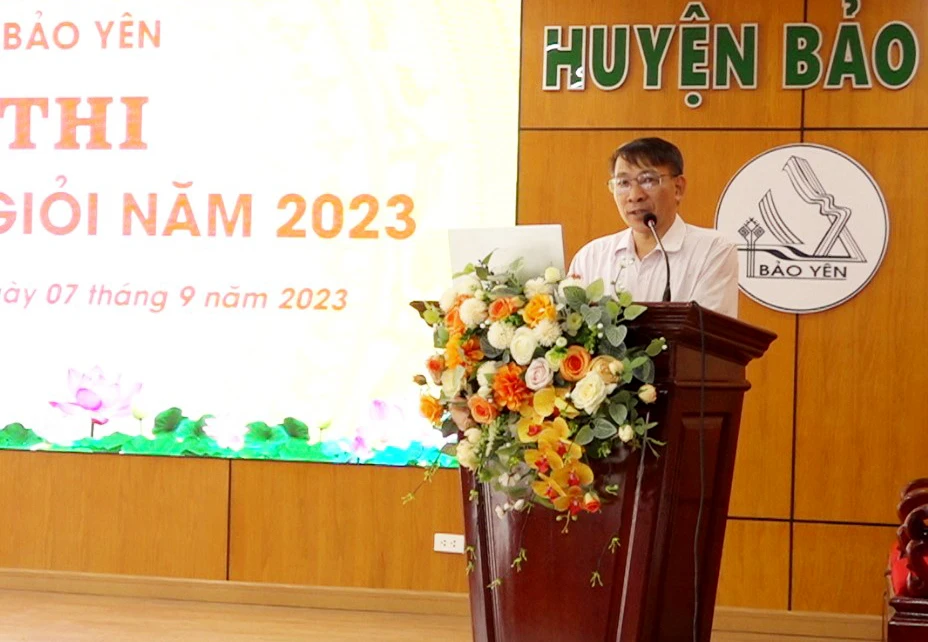 Đồng chí Ngô Hữu Quý, Phó trưởng Ban Tổ chức Tỉnh ủy phát biểu tại hội thi.jpg