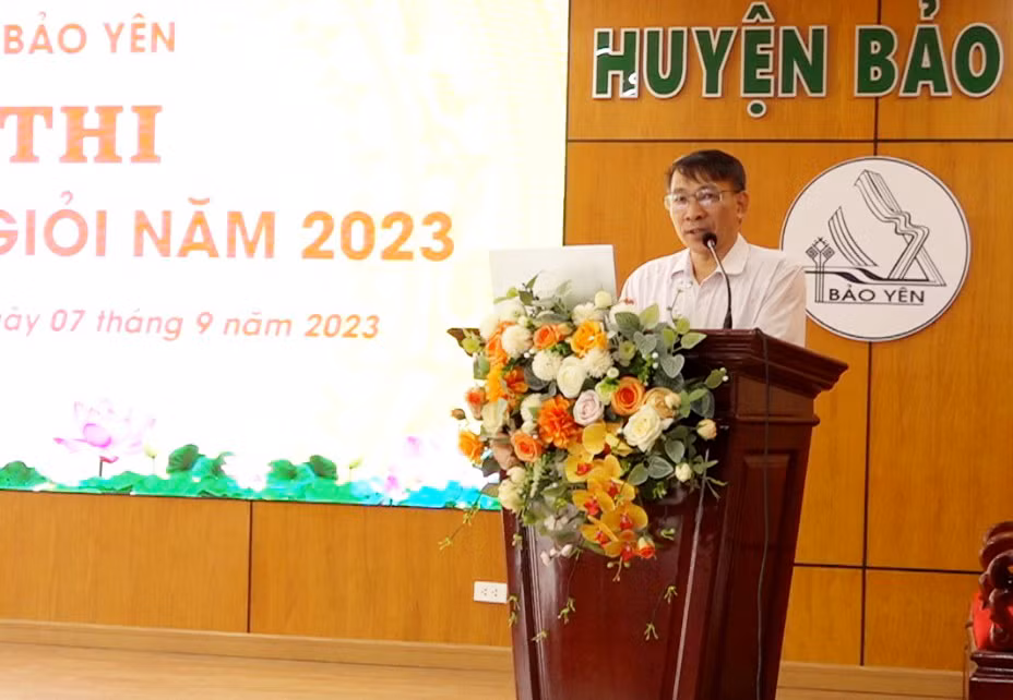 Đồng chí Ngô Hữu Quý, Phó trưởng Ban Tổ chức Tỉnh ủy phát biểu tại hội thi.jpg