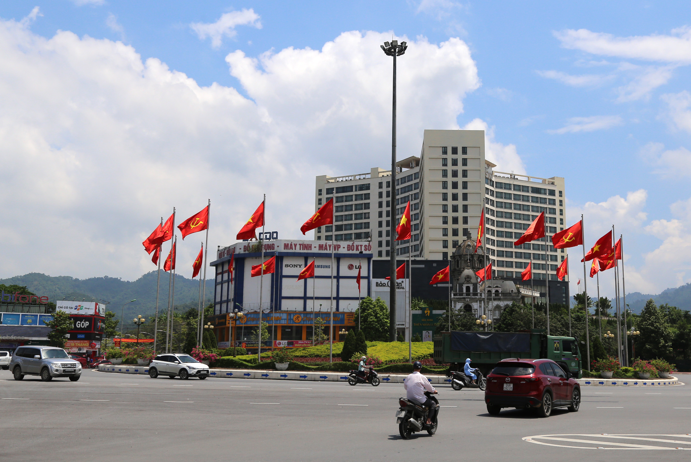 Quê hương cách mạng trong nắng thu. IMG_8893.JPG