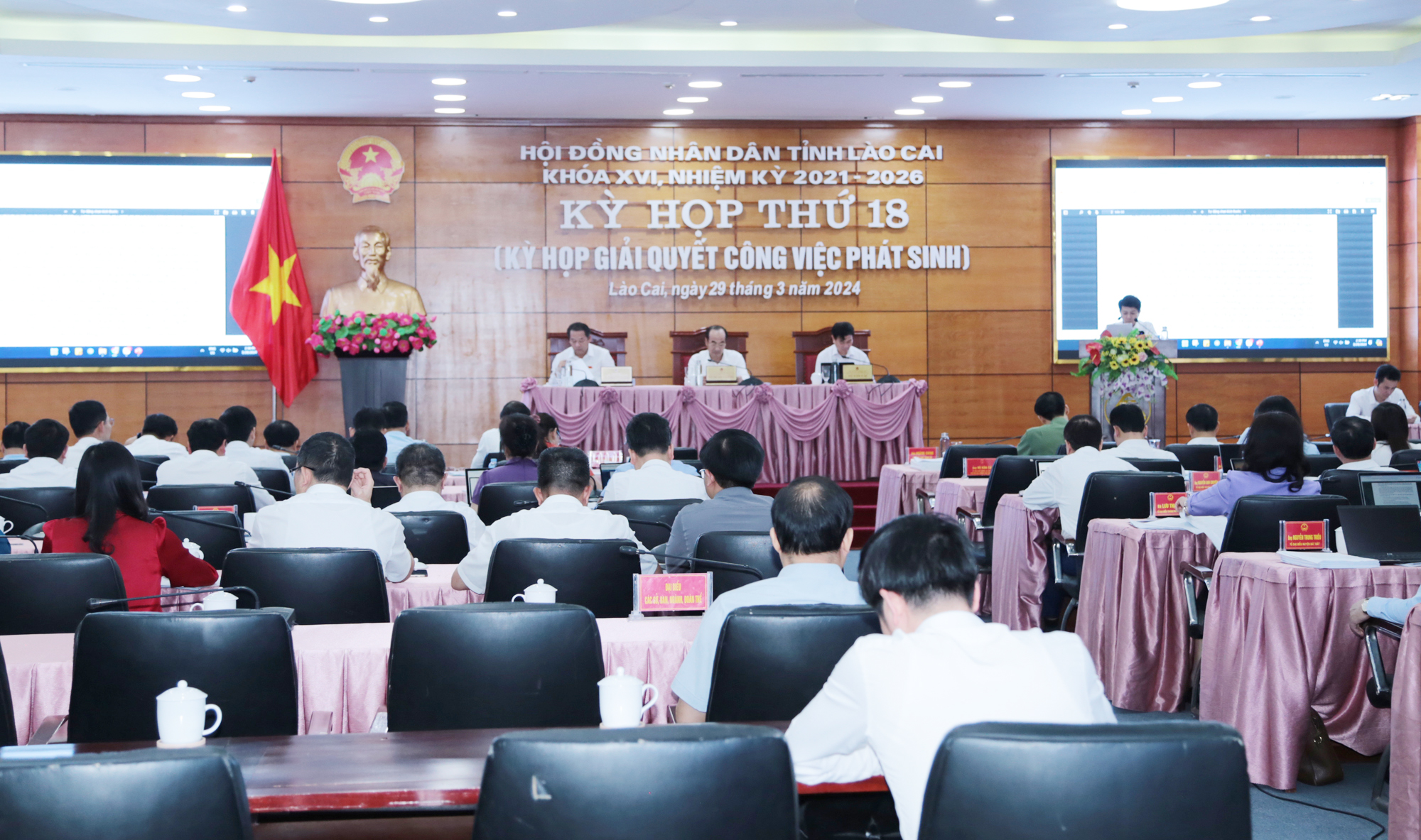 Quang cảnh Kỳ họp. IMG_6821.JPG