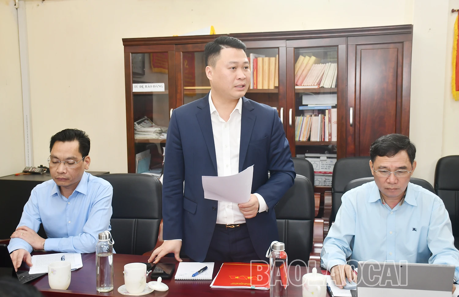 Đồng chí Hà Đức Minh, Bí thư Huyện ủy Si Ma Cai nêu ý kiến.jpg