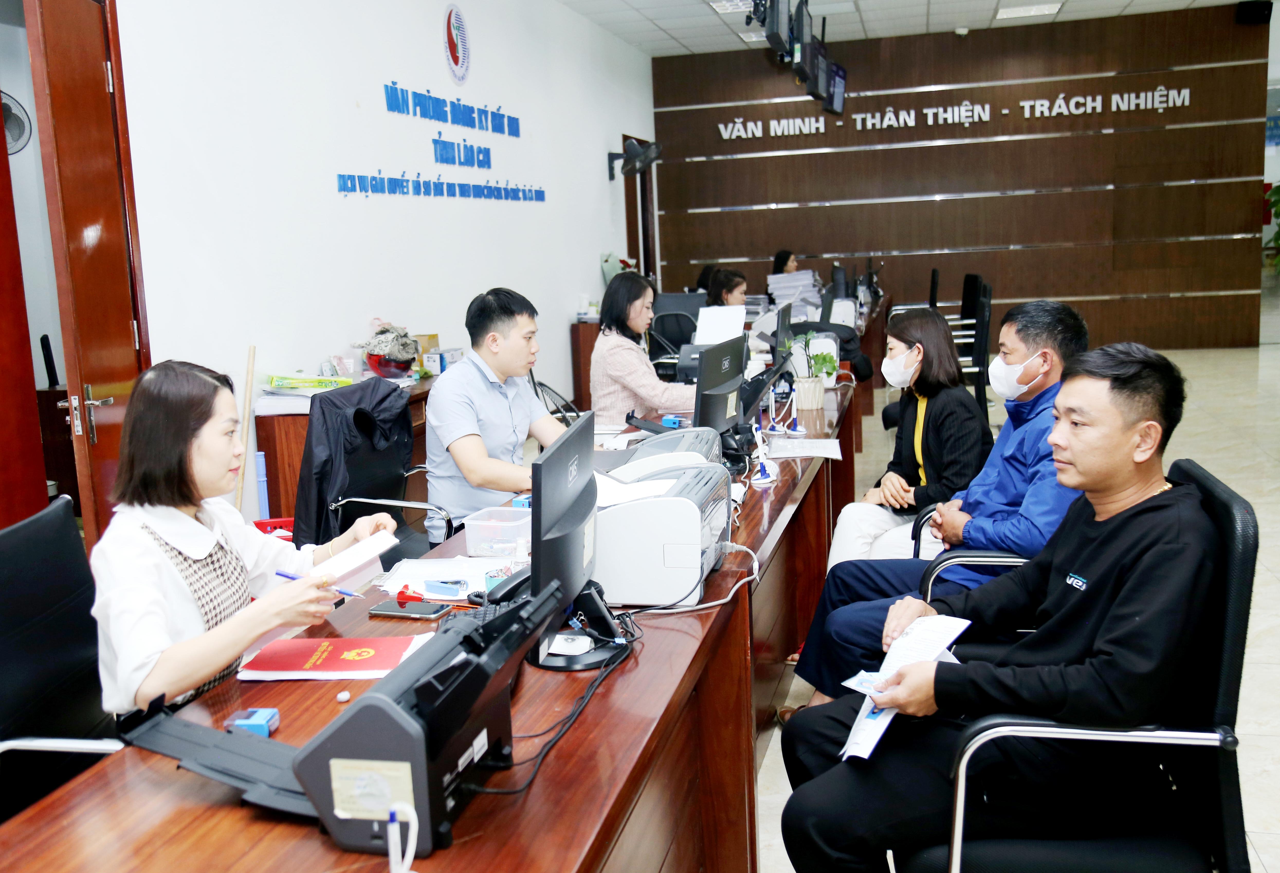 Không để một vị trí làm việc nào trống. IMG_5122.JPG