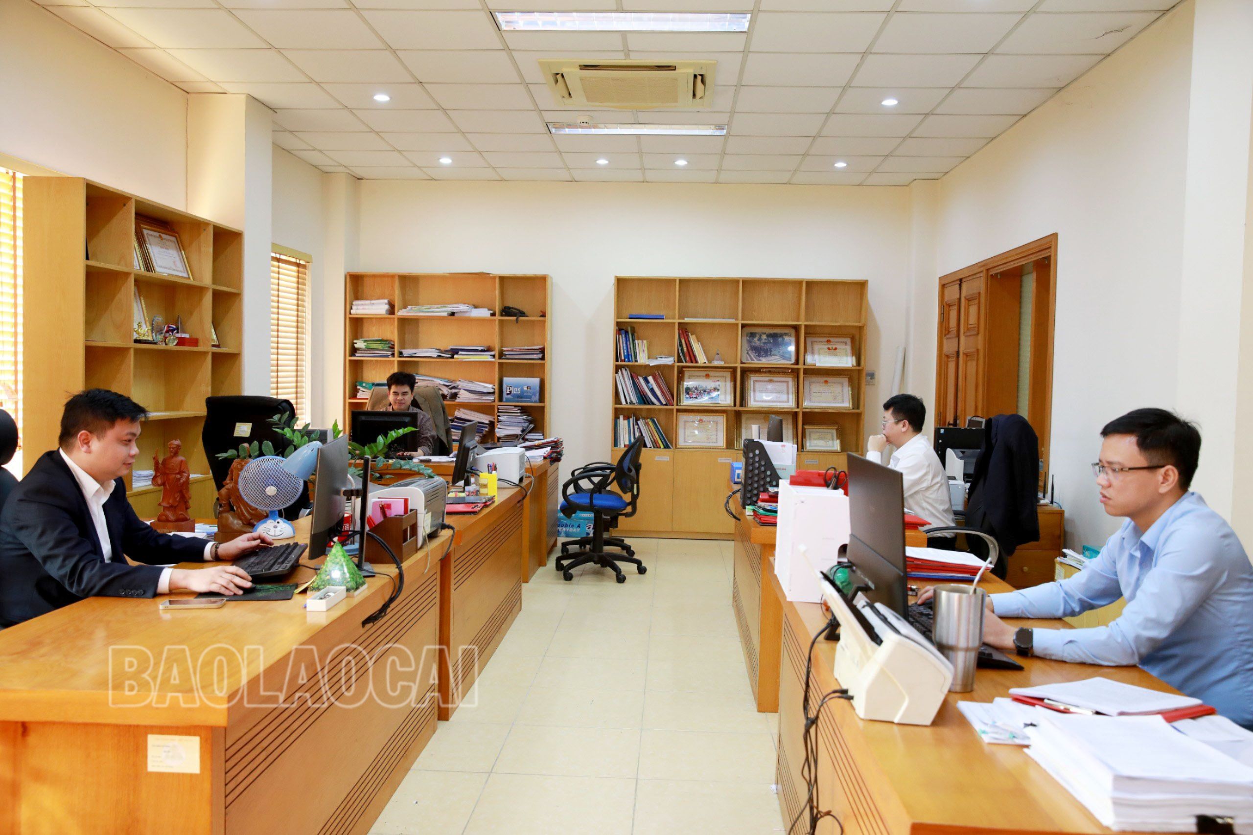 Ngày làm việc đầu xuân mới tại một bộ phận Văn phòng UBND tỉnh. z5164656867943_649a769cd22c69538043e2d9abf659c5.jpg