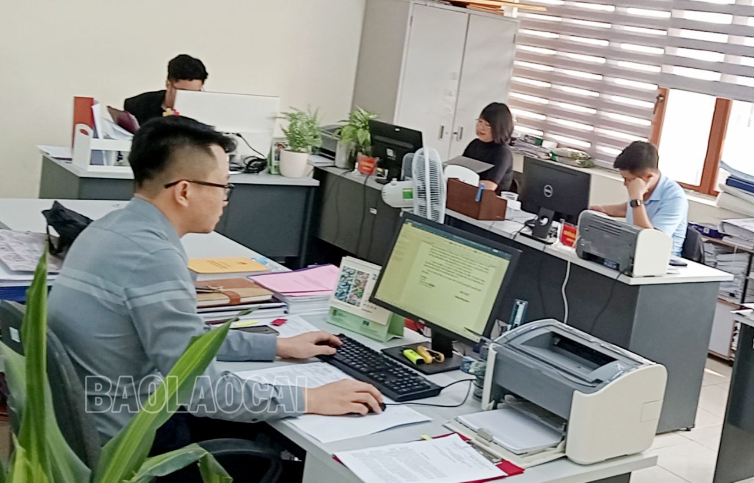 Một bộ phận công tác của Văn phòng HĐND và UBND thành phố Lào Cai ngày làm việc đầu xuân 2024. z5165060565657_cb9084fcdc1ed2d74ad5d224c9a24400.jpg