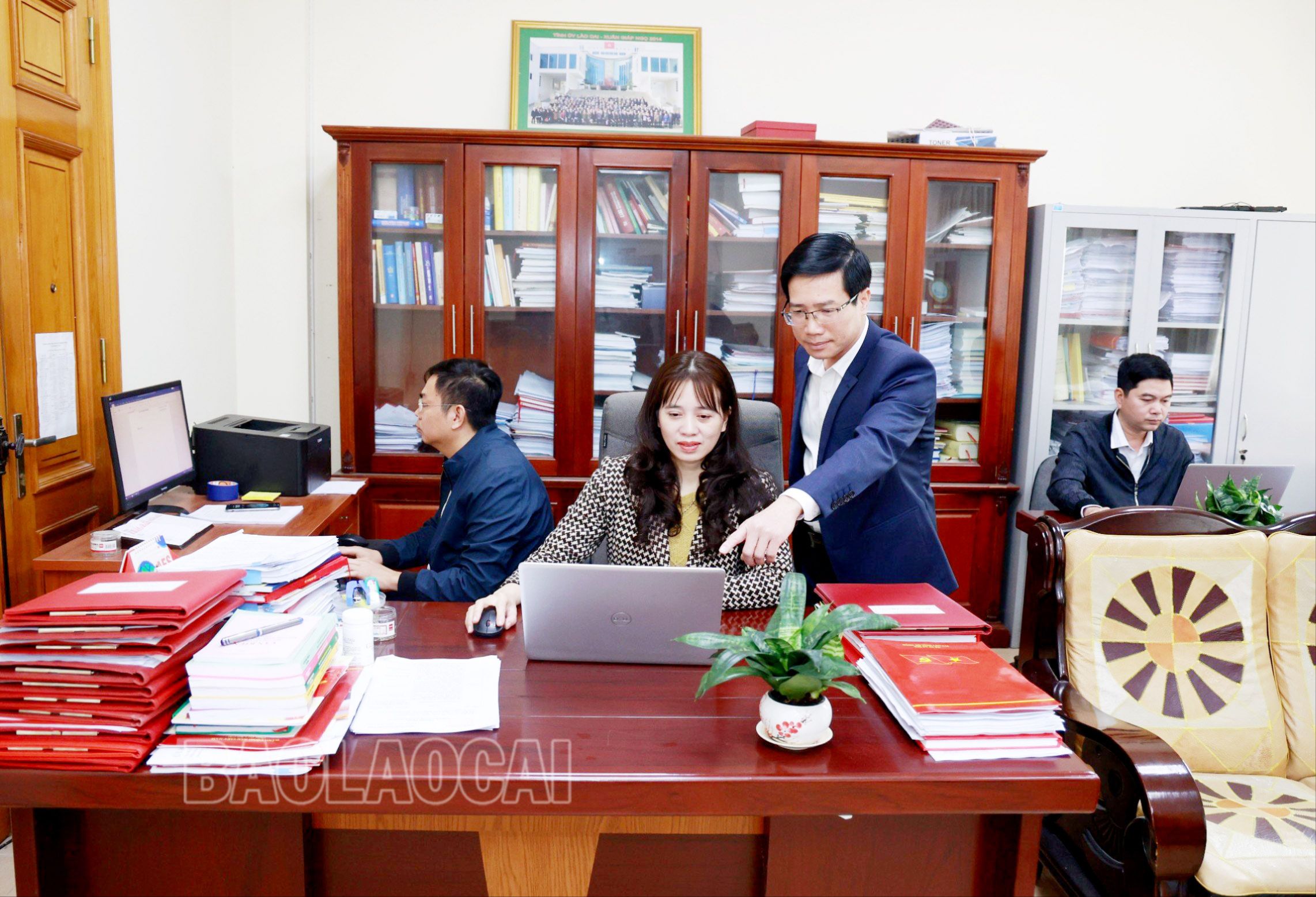 Không khí làm việc tại Văn phòng Tỉnh ủy. z5165389965074_16f30cb1016eae83a7723320cb9f1c35.jpg
