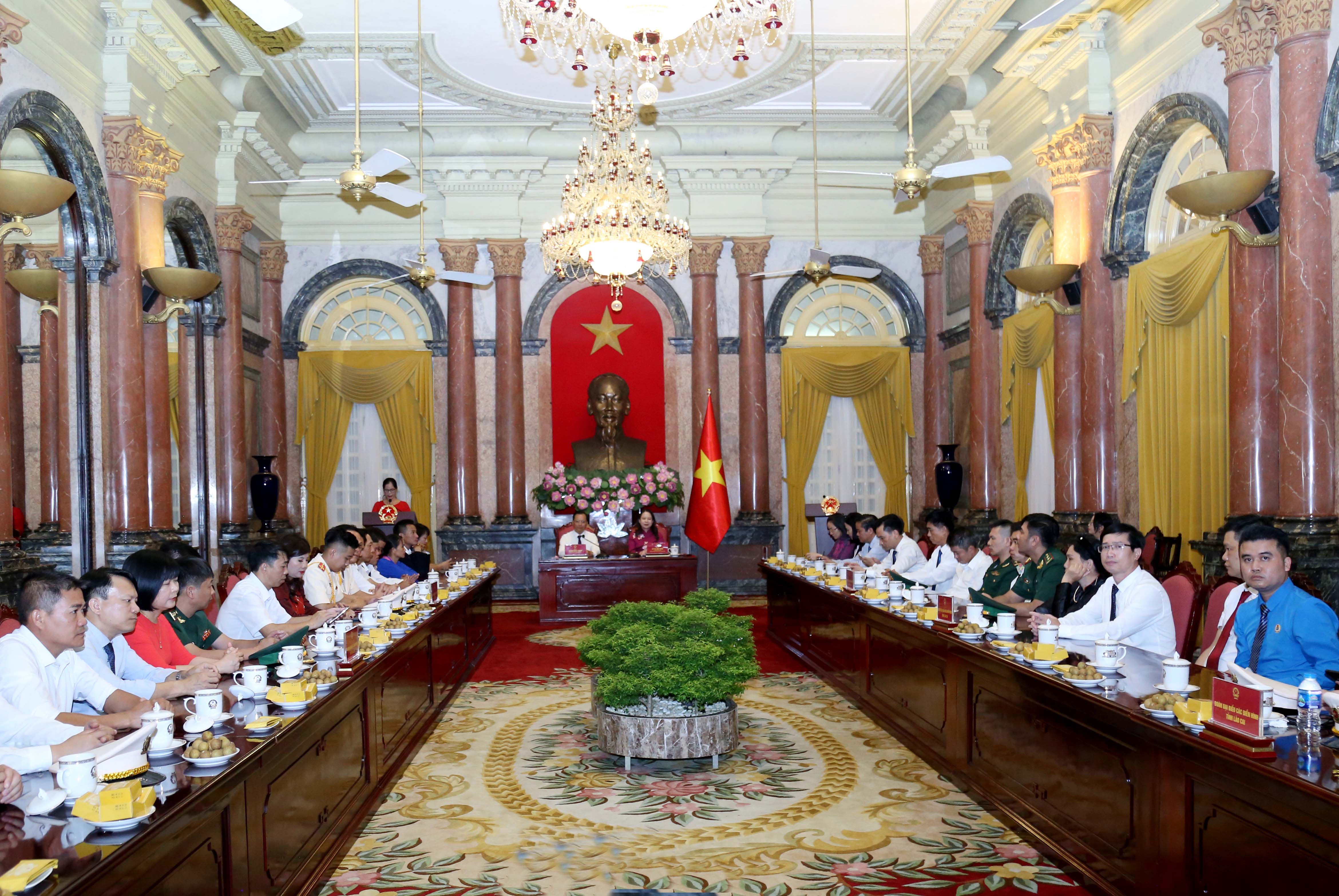 Quang cảnh buổi gặp mặt IMG_6174.JPG