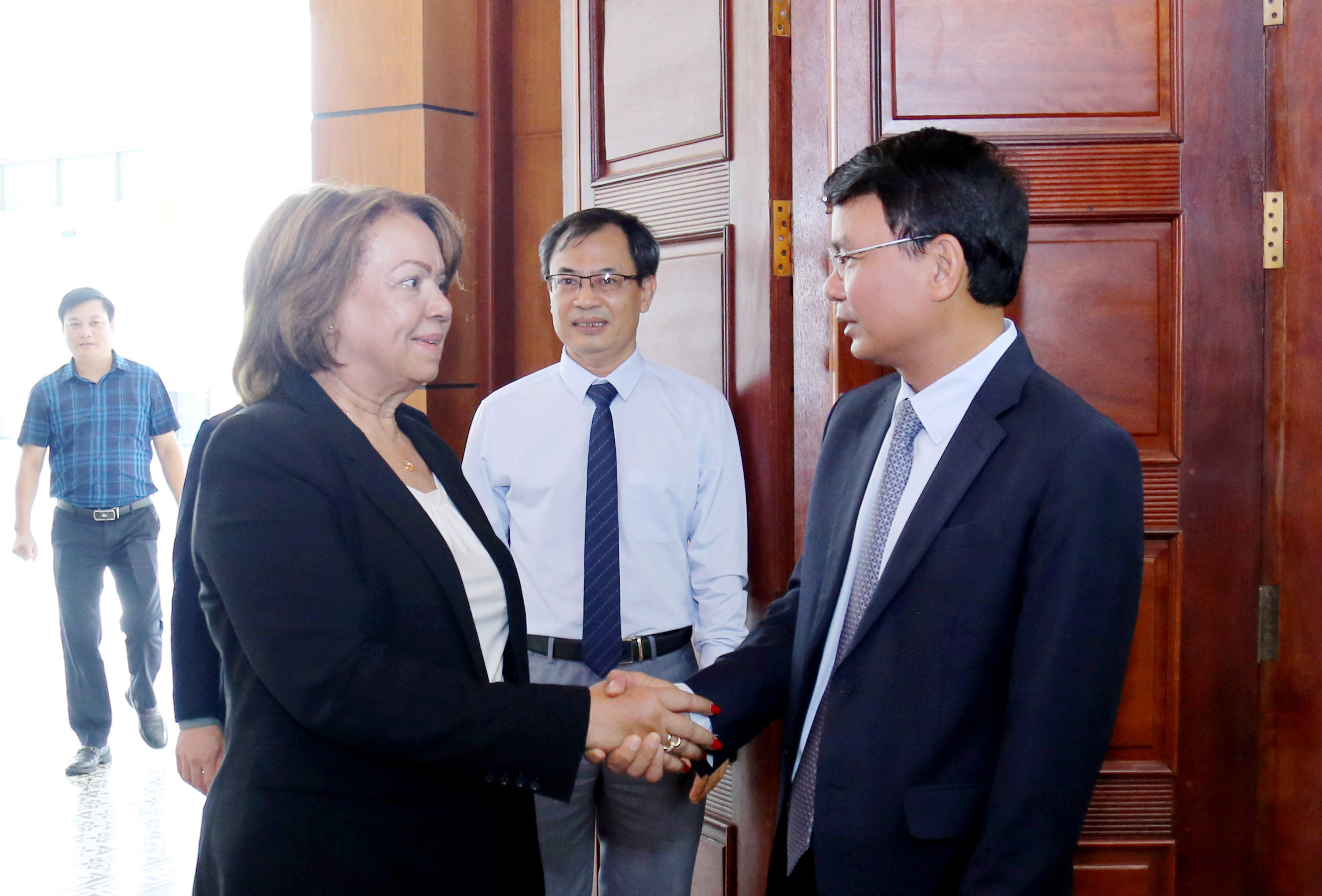 Lãnh đạo tỉnh Lào Cai dành sự tiếp đón trọng thị với Đoàn đại biểu của chính đảng nước Cộng hòa Đô-mi-ni-ca-na. IMG_0792.JPG