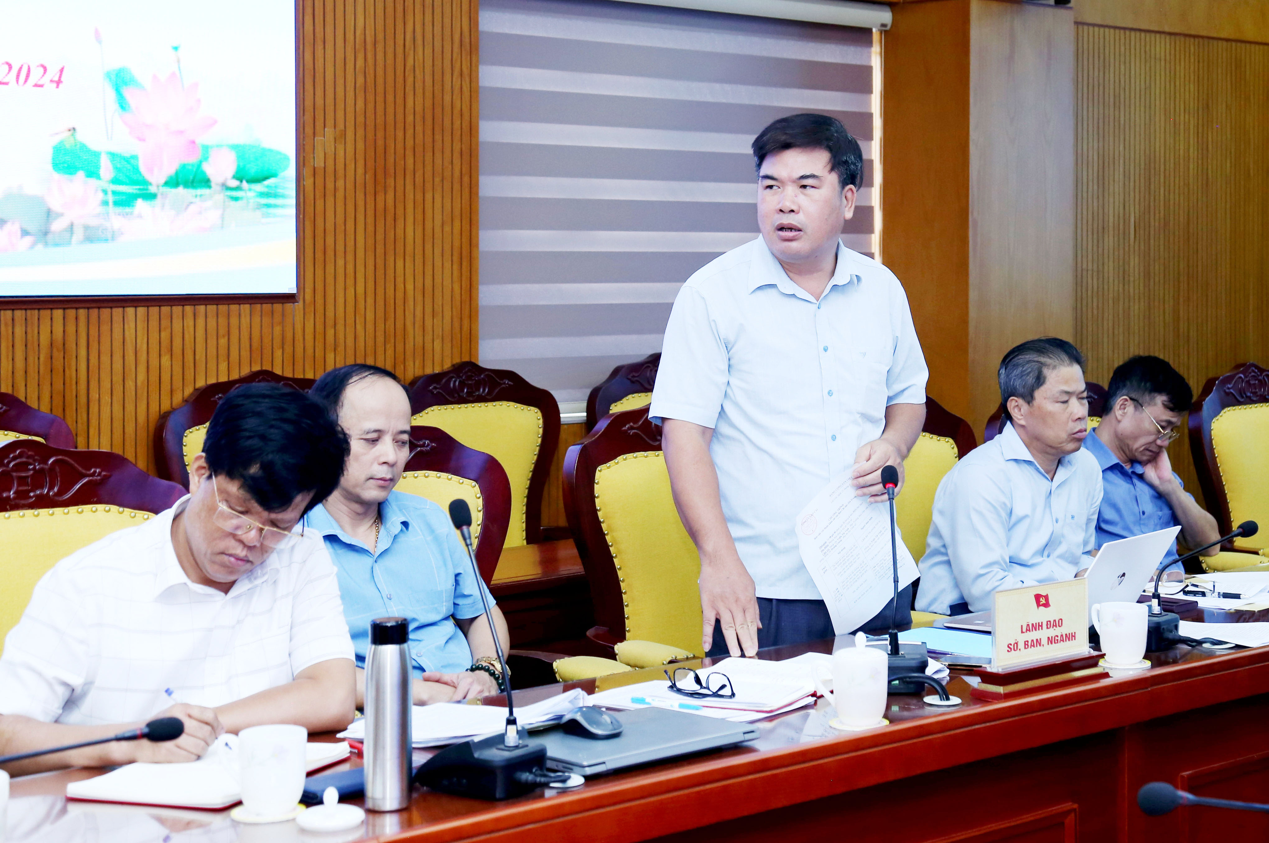 Ban Dân tộc tỉnh nêu một số vấn đề về phát triển, an sinh xã hội vùng đồng bào dân tộc thiểu số và đồng bào có đạo. IMG_9358.JPG