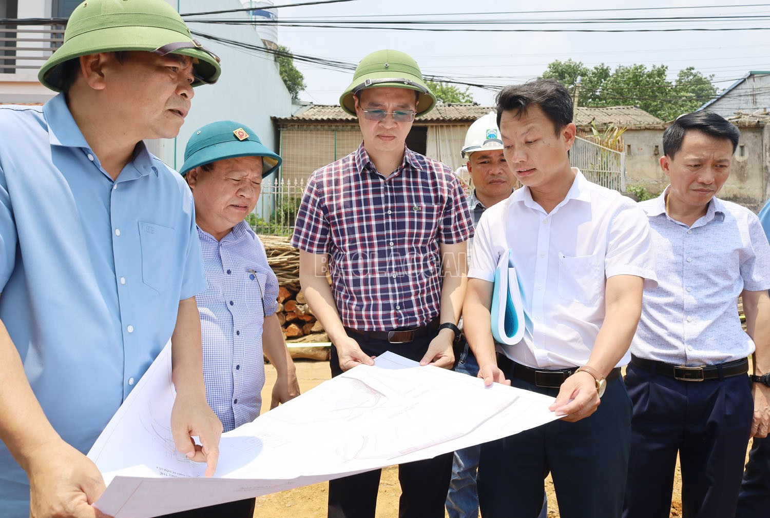 Kiểm tra Dự án xử lý sạt trượt đường 23 tháng 9, phường Pom Hán, thành phố Lào Cai. baolaocai-c_8.jpg