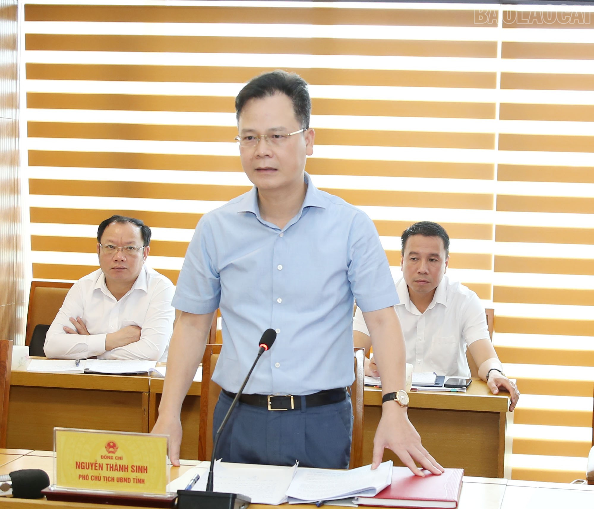Đồng chí Nguyễn Thành Sinh, Phó Chủ tịch UBND tỉnh phát biểu tại buổi làm việc. baolaocai-tr_a.jpg