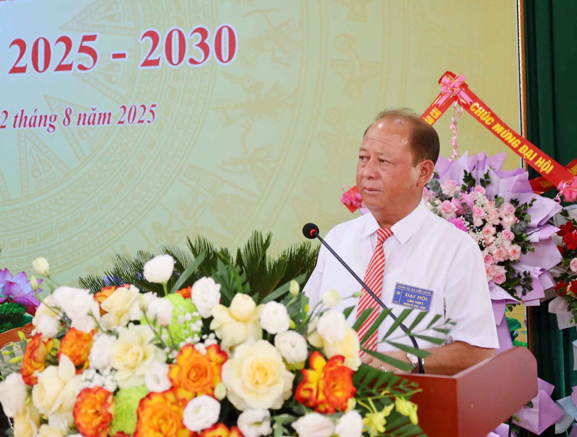Đồng chí Sùng A Lềnh - Phó Trưởng Đoàn phụ trách Đoàn đại biểu Quốc hội tỉnh phát biểu chỉ đạo Đại hội. 2a.jpg
