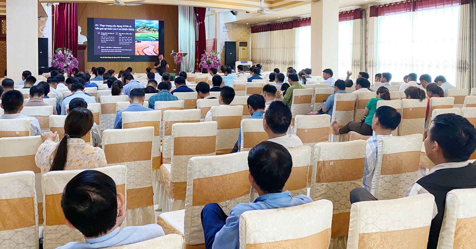 Lớp tập huấn nhằm nâng cao kỹ năng, nghiệp vụ cho cán bộ cơ sở. 2.jpg