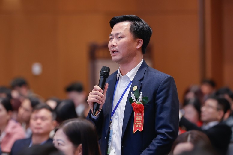 Đại diện Hợp tác xã nấm Tam Đảo, tỉnh Vĩnh Phúc đề xuất hỗ trợ phát triển ngành tằm tơ Việt Nam, trong đó có nội dung về phát triển vùng nguyên liệu tại Lào Cai. (Ảnh: Báo Điện tử Chính phủ). dai-dien-htx-nam-tam-dao-vinh-phuc-de-xuat-ho-tro-phat-trien-nganh-tam-to-viet-nam-trong-do-co-noi-dung-ve-phat-trien-vung-nguyen-lieu-tai-lao-cai.jpg