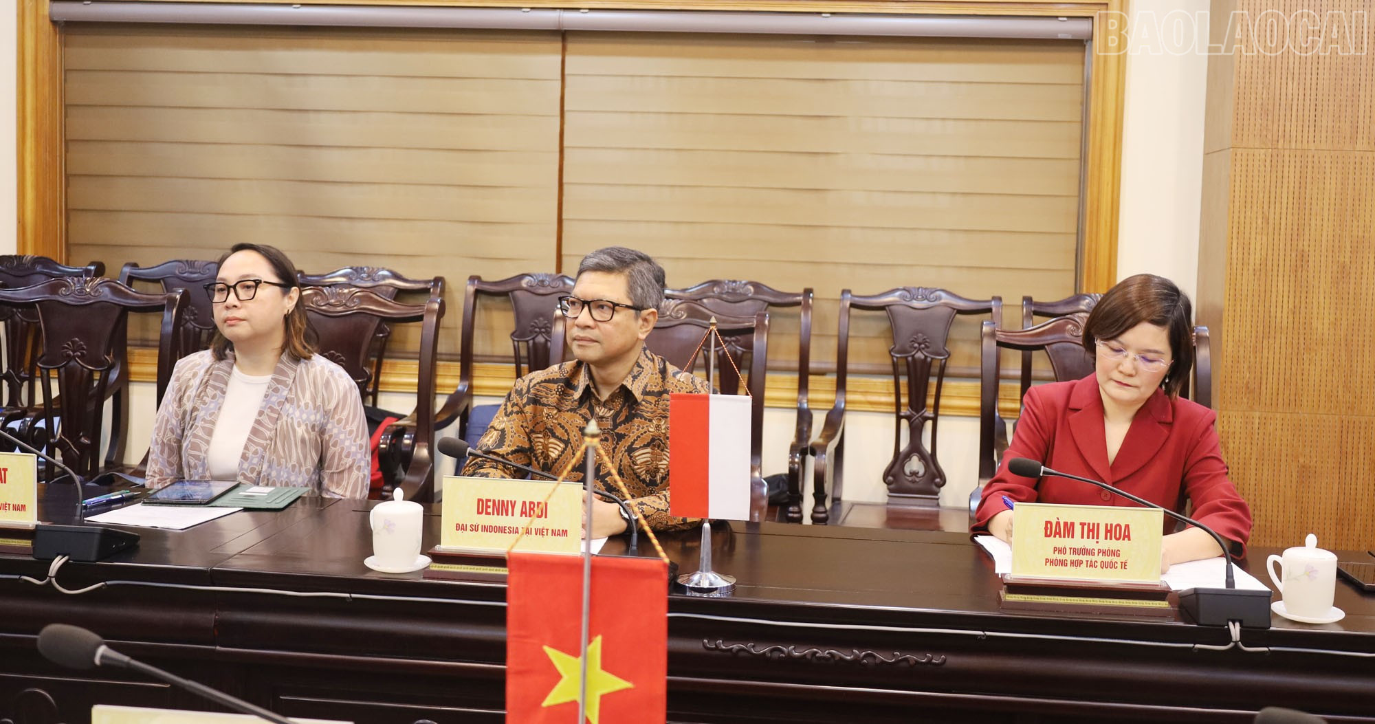 Đoàn công tác Đại sứ quán Indonesia tại Việt Nam dự buổi lễ. baolaocai-tr_3.jpg