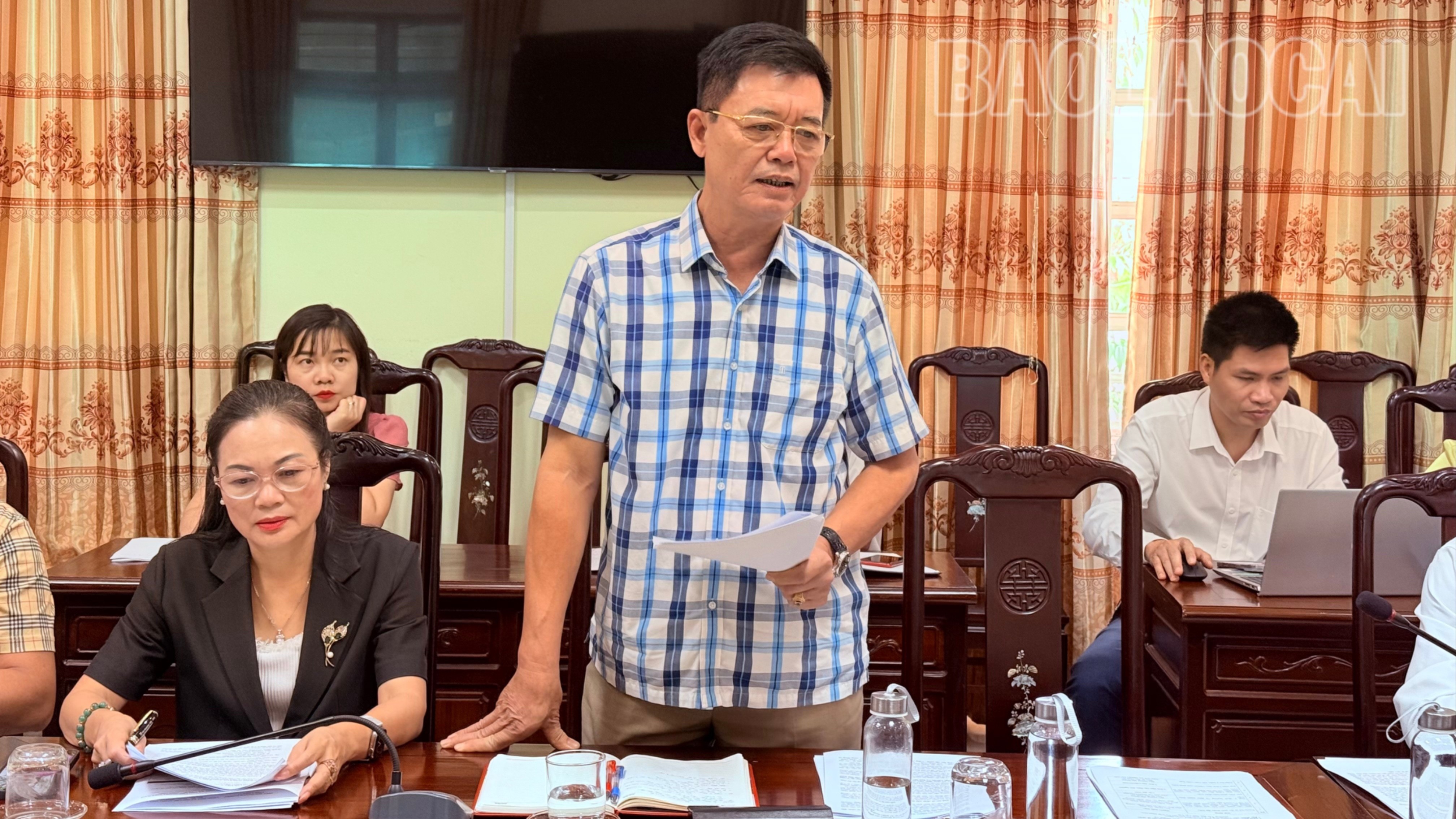 Đại diện Hội Luật gia phát biểu ý kiến tại buổi làm việc. tempimagegjrib5-918.jpg