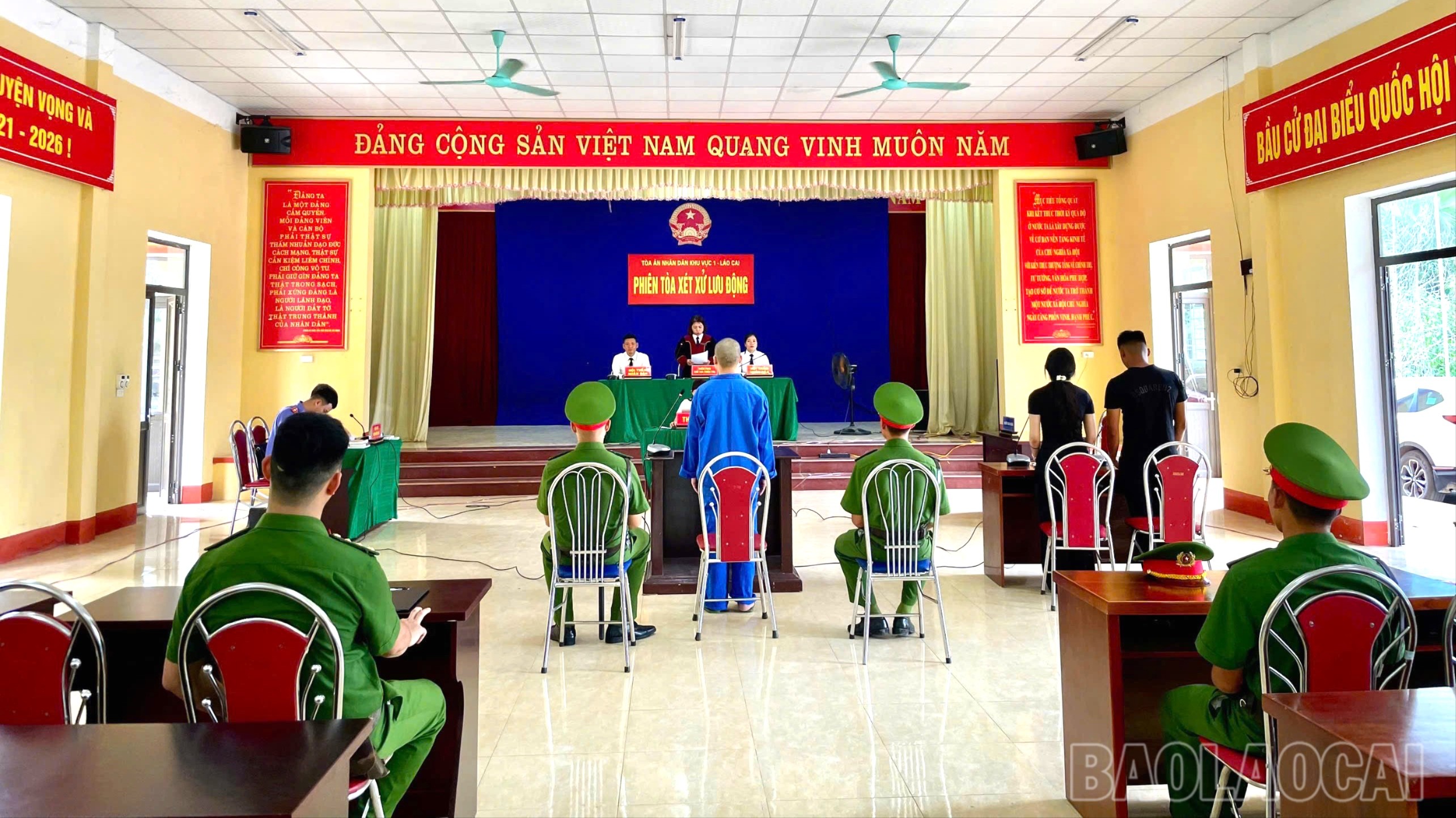 Quang cảnh phiên toà xét xử lưu động. toa-4-1455.jpg
