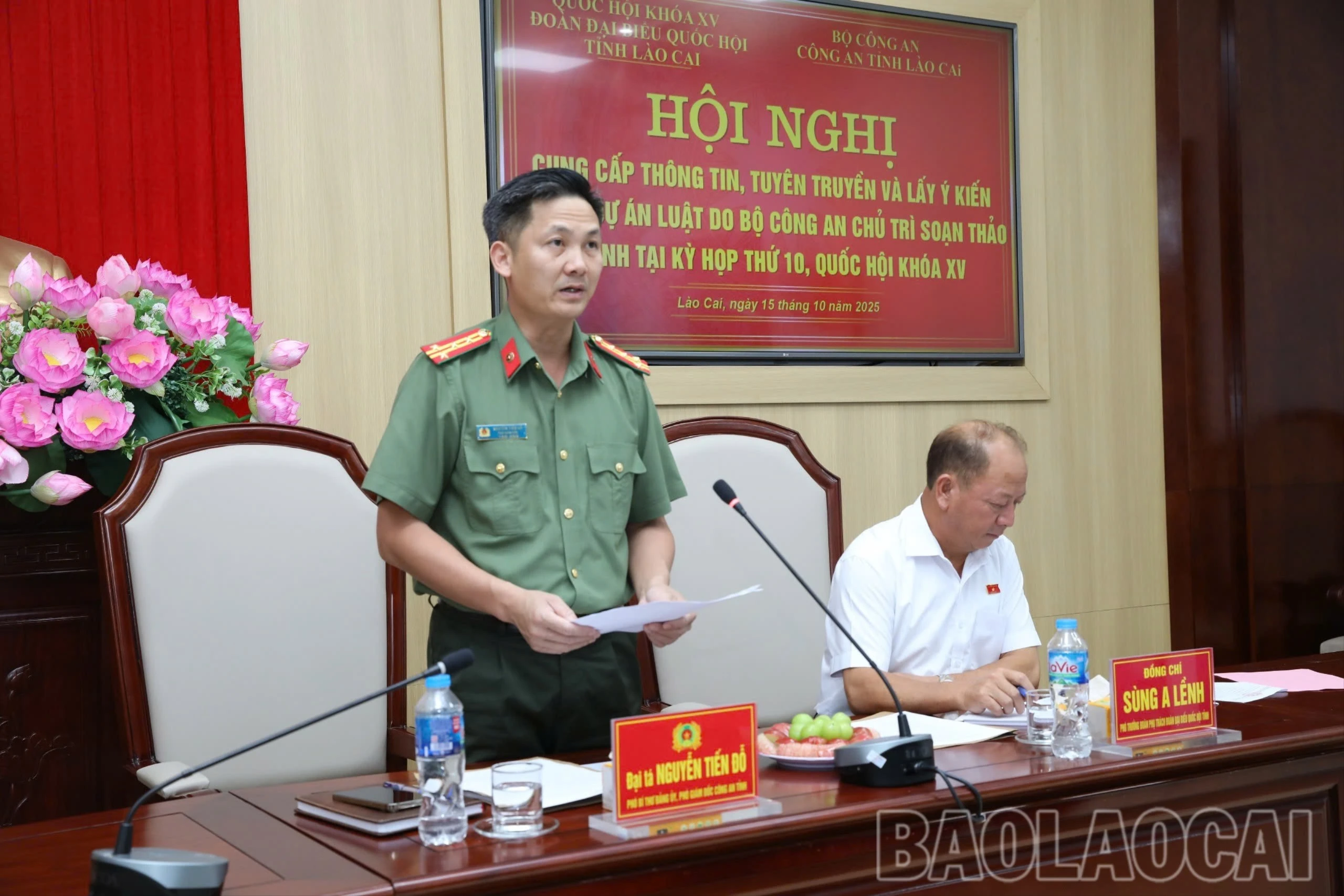 Đại tá Nguyễn Tiến Đỗ - Phó Giám đốc Công an tỉnh phát biểu tại hội nghị.
