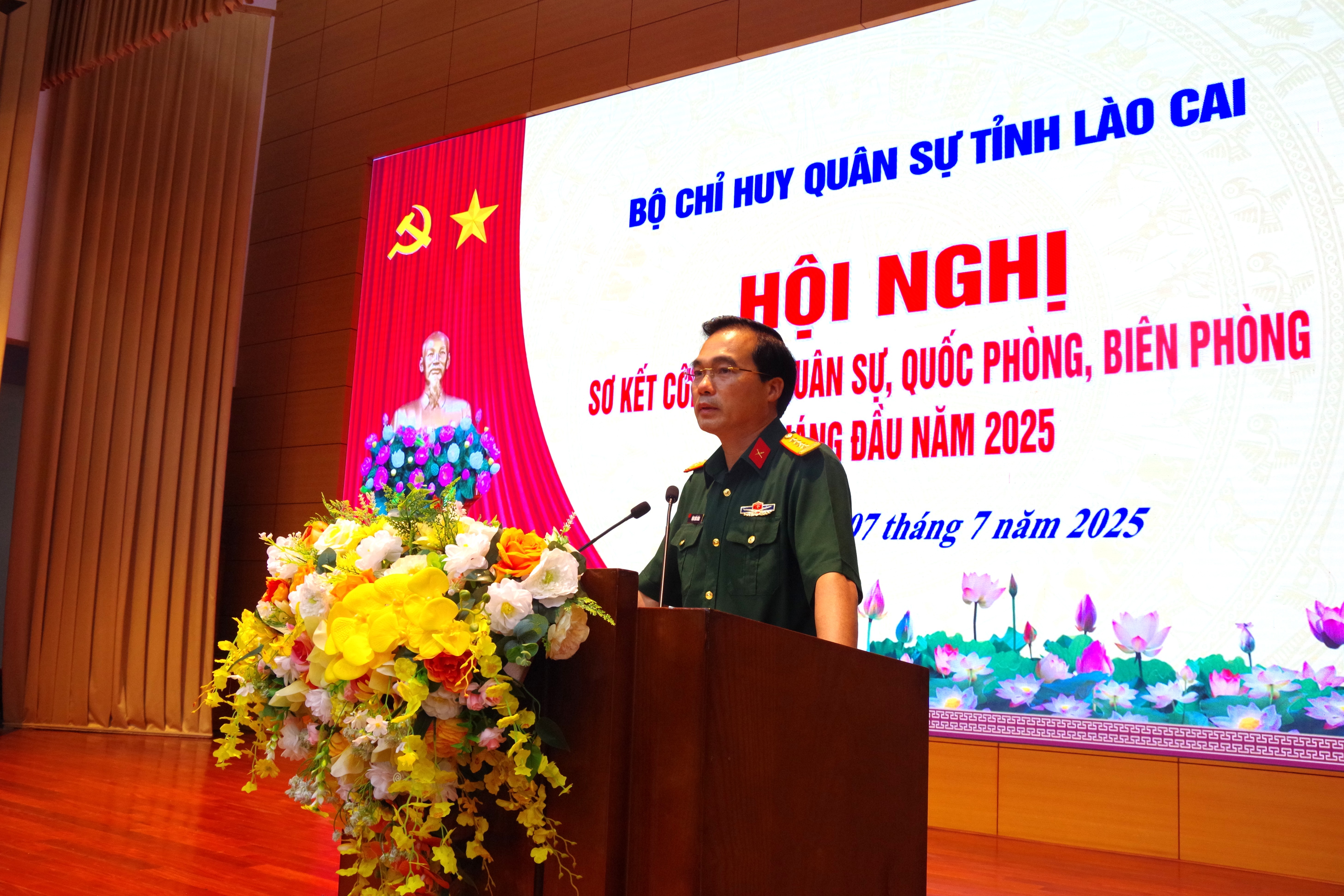 Đại tá Đặng Quốc Đồng phát biểu tại hội nghị. imgp7607.jpg