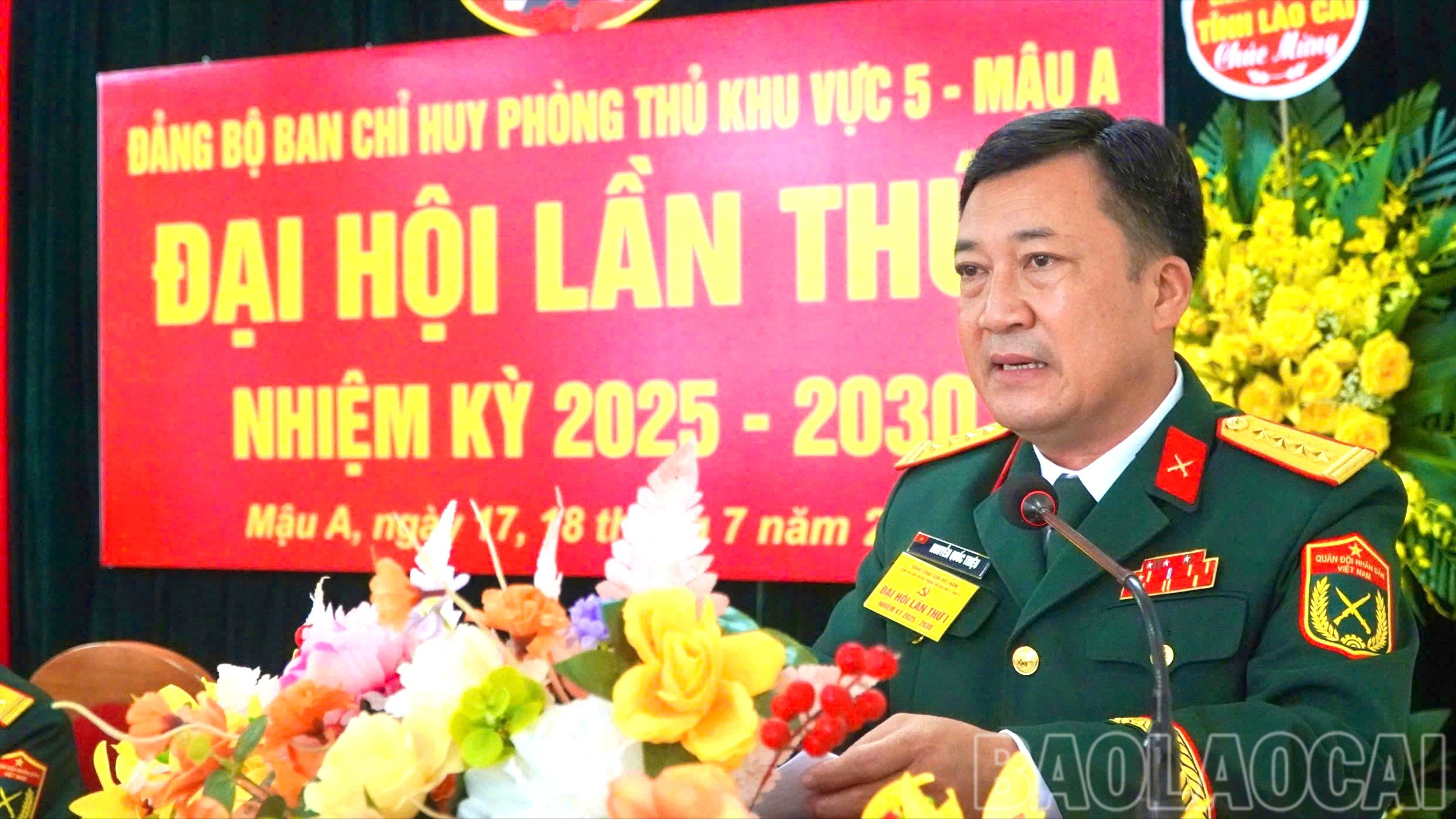 Đại tá Nguyễn Quốc Triệu - Phó Chỉ huy trưởng Bộ CHQS tỉnh Lào Cai phát biểu tại Đại hội. nguyen-quoc-trieu-5651.jpg