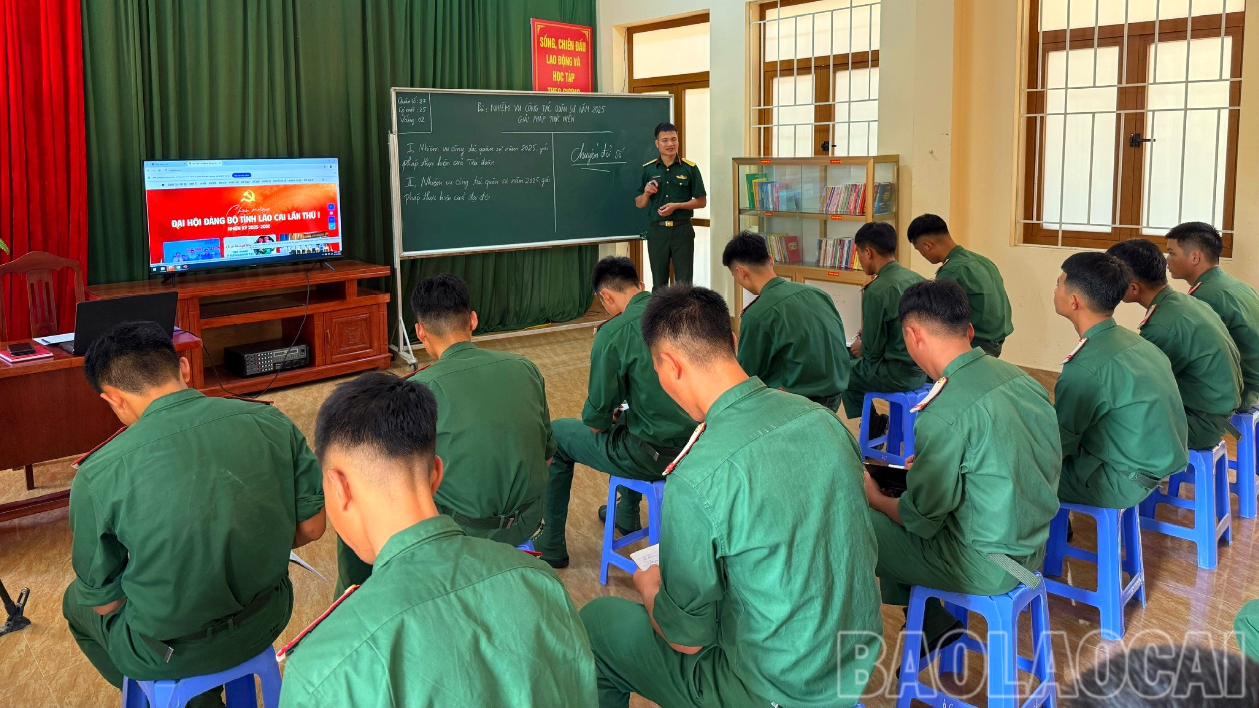 Đại đội 1, Tiểu đoàn 1, Trung đoàn 121sinh hoạt chuyên đề về ý nghĩa, tầm vóc của Đại hội đại biểu Đảng bộ tỉnh Lào Cai lần thứ I, nhiệm kỳ 2025 - 2030. sinh-hoat-3-1716.jpg