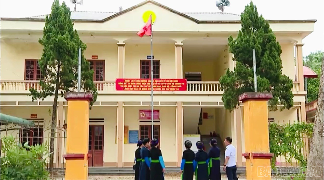 Loa truyền thanh là công cụ quan trọng, góp phần đưa chủ trương của Đảng, chính sách và pháp luật của Nhà nước đến với Nhân dân nhanh chóng, chính xác. baolaocai-br_ma-8.jpg