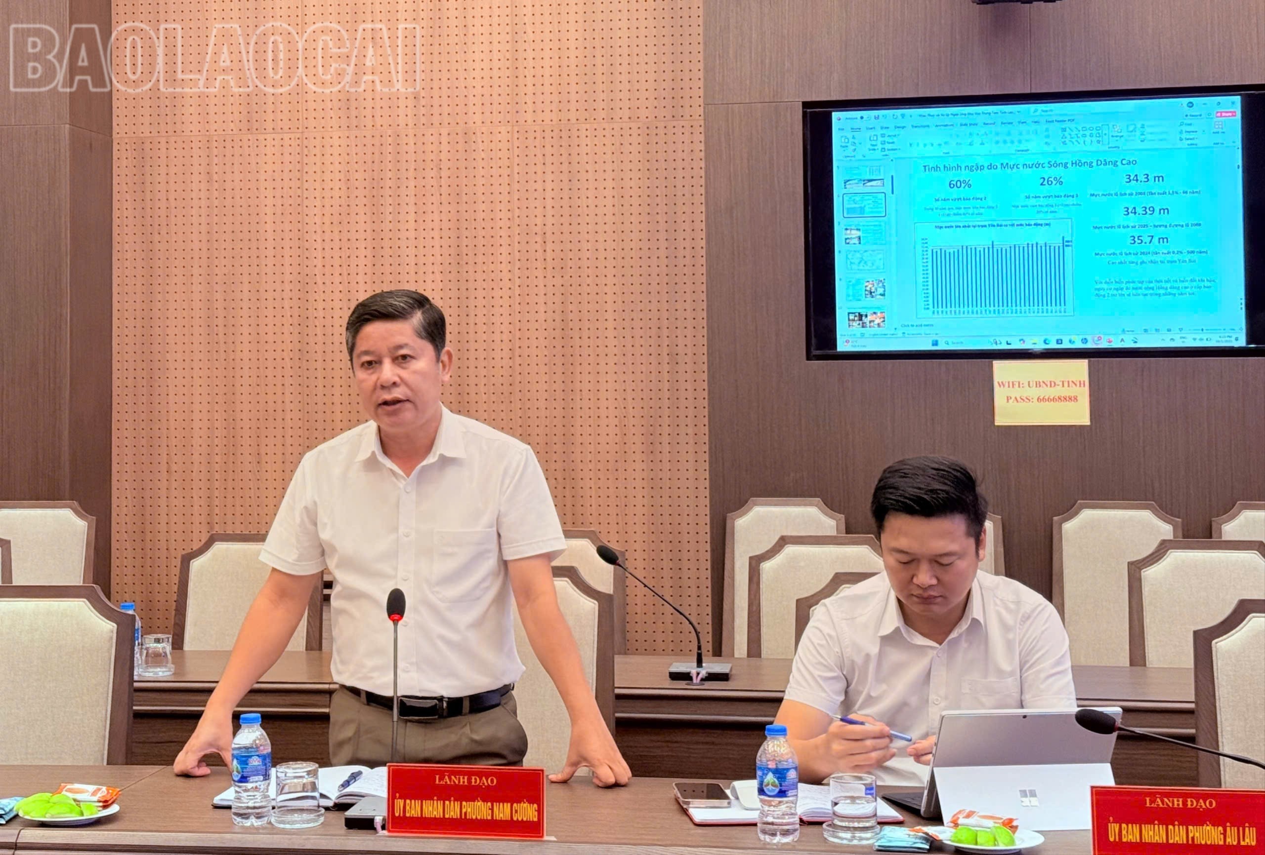 Lãnh đạo UBND phường Nam Cường phát biểu ý kiến tại buổi làm việc. 5-9649.jpg