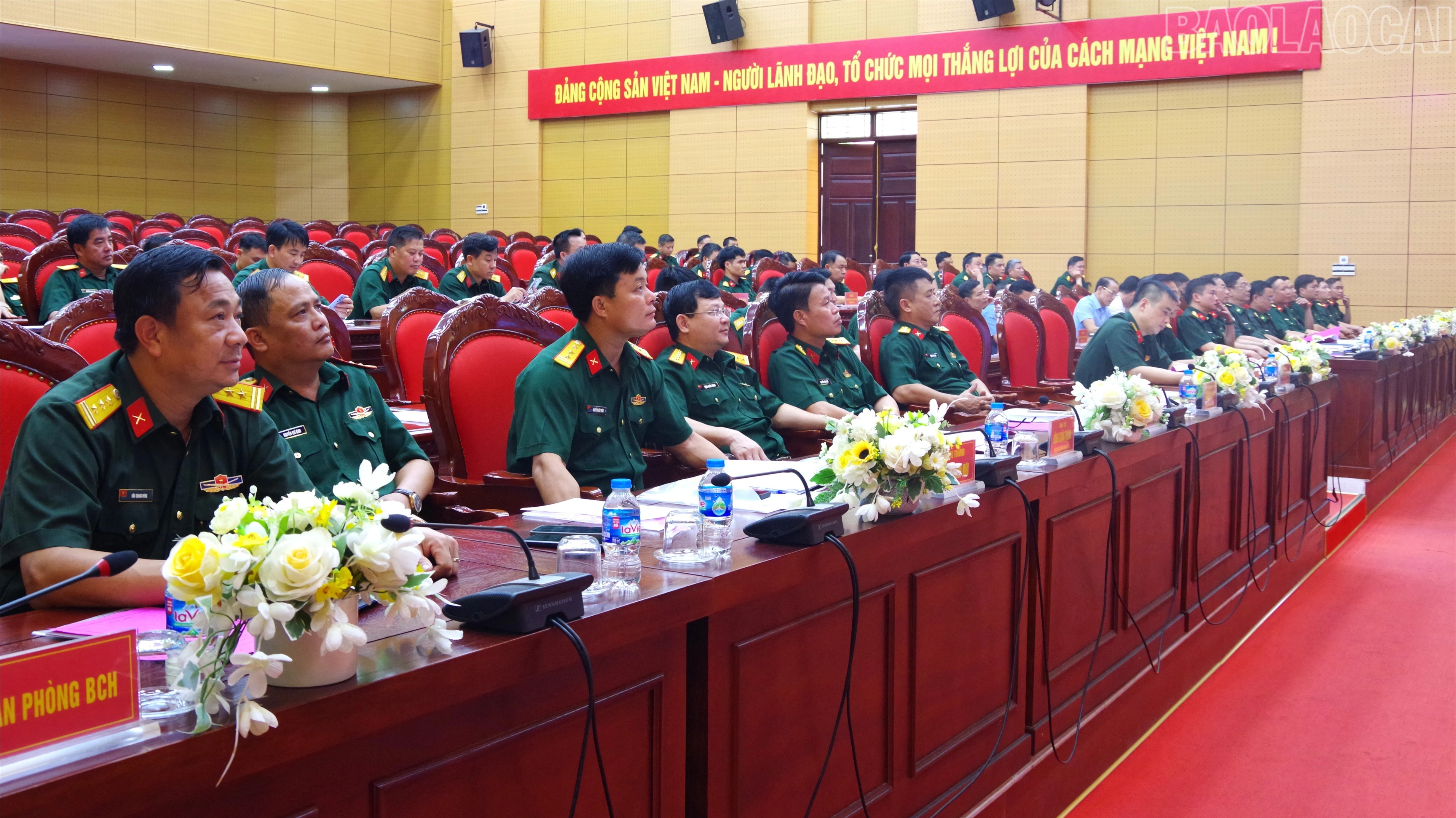 Các đại biểu tham dự hội nghị.