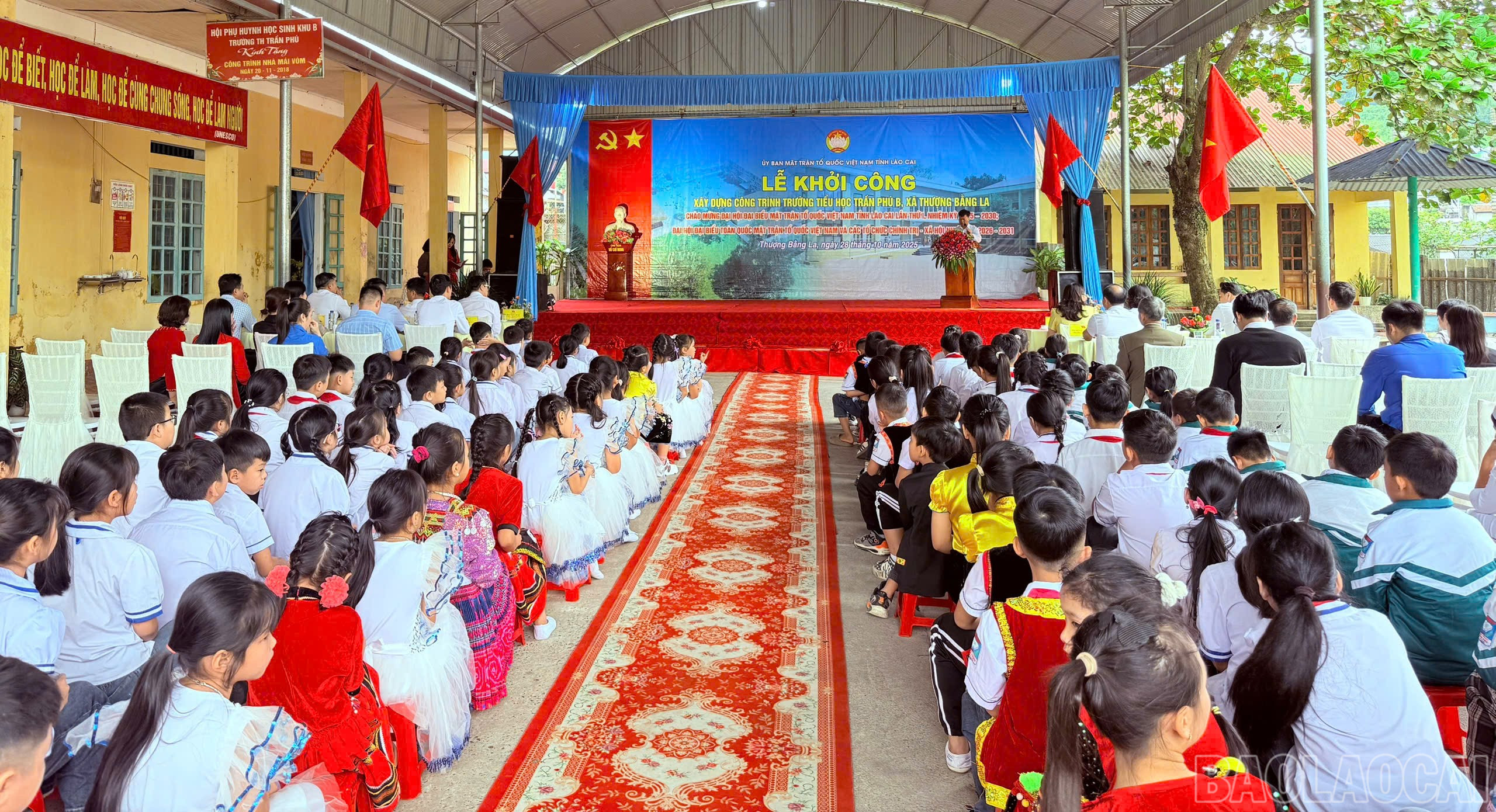 Quang cảnh lễ khởi công. baolaocai-br_1.jpg