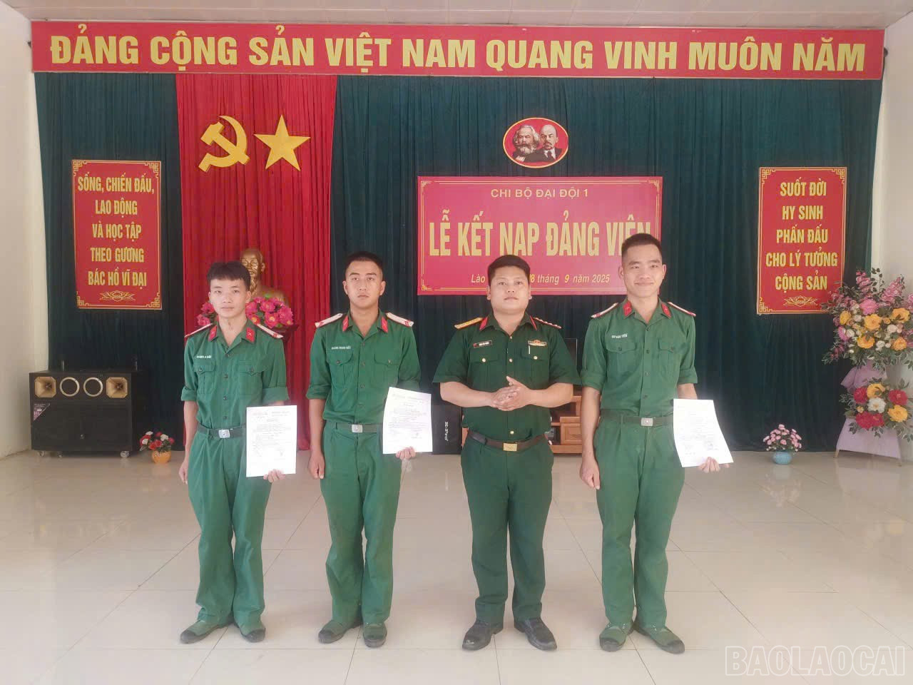 Trung đoàn 254 tổ chức kết nạp đoàn viên ưu tú vào Đảng Cộng sản Việt Nam. baolaocai-br_17.jpg