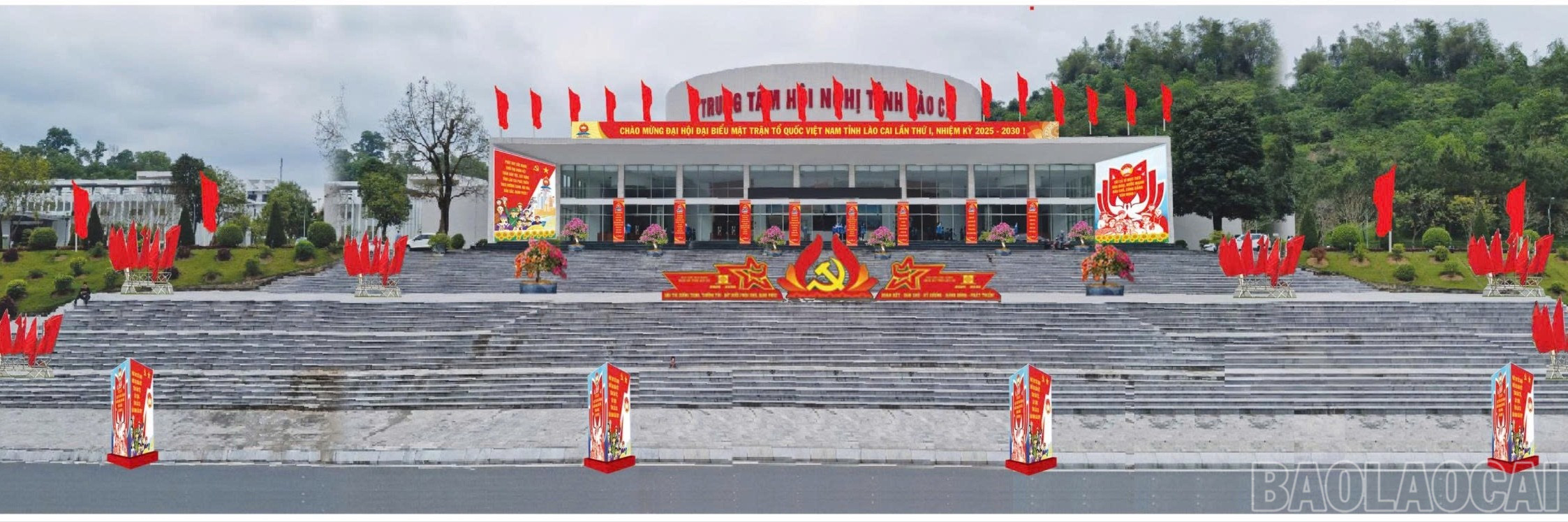 Tổng thể khánh tiết tại hội trường. baolaocai-br_88-1730.jpg
