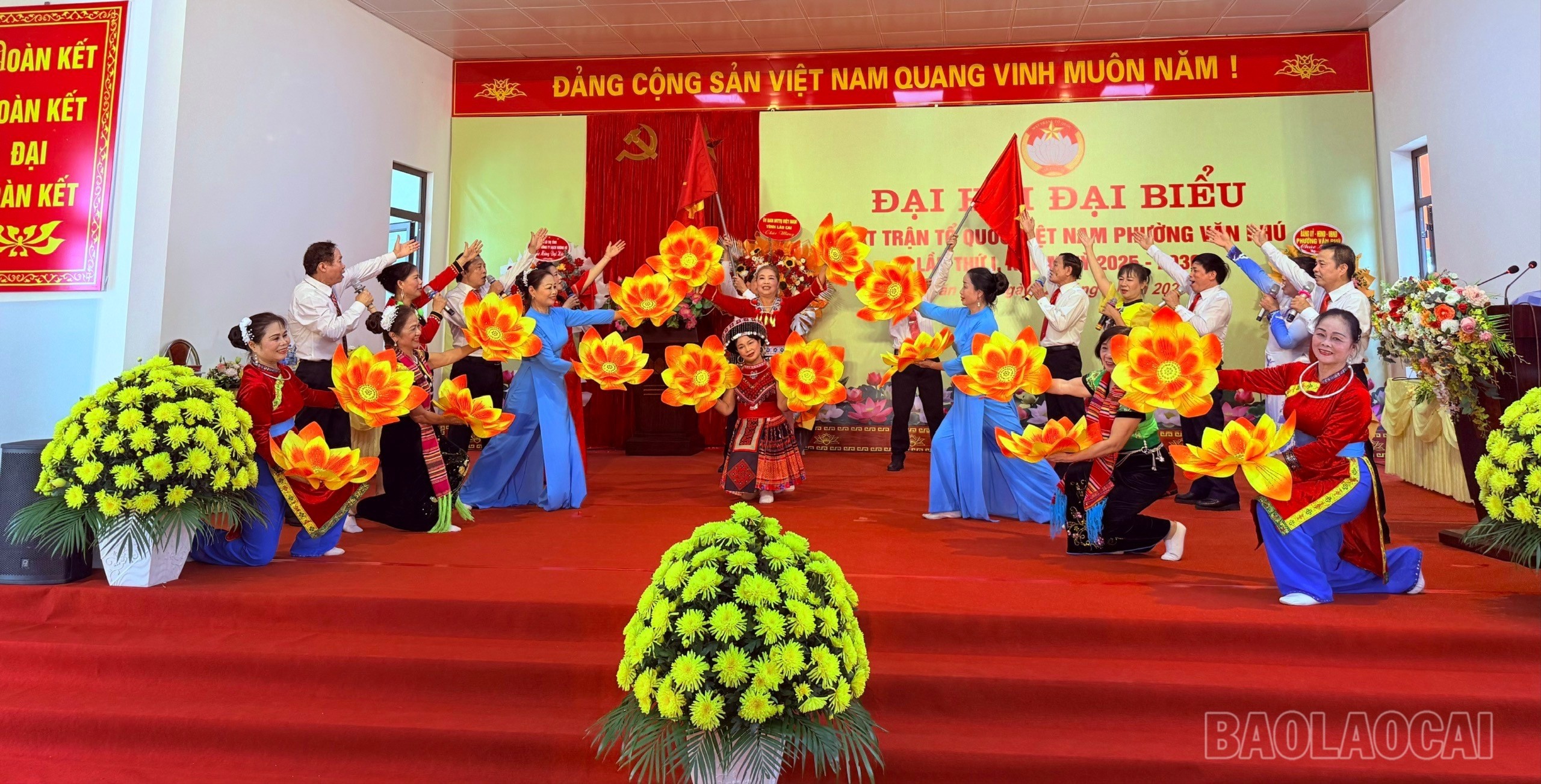 Một tiết mục văn nghệ chào mừng Đại hội. 1-9530.jpg