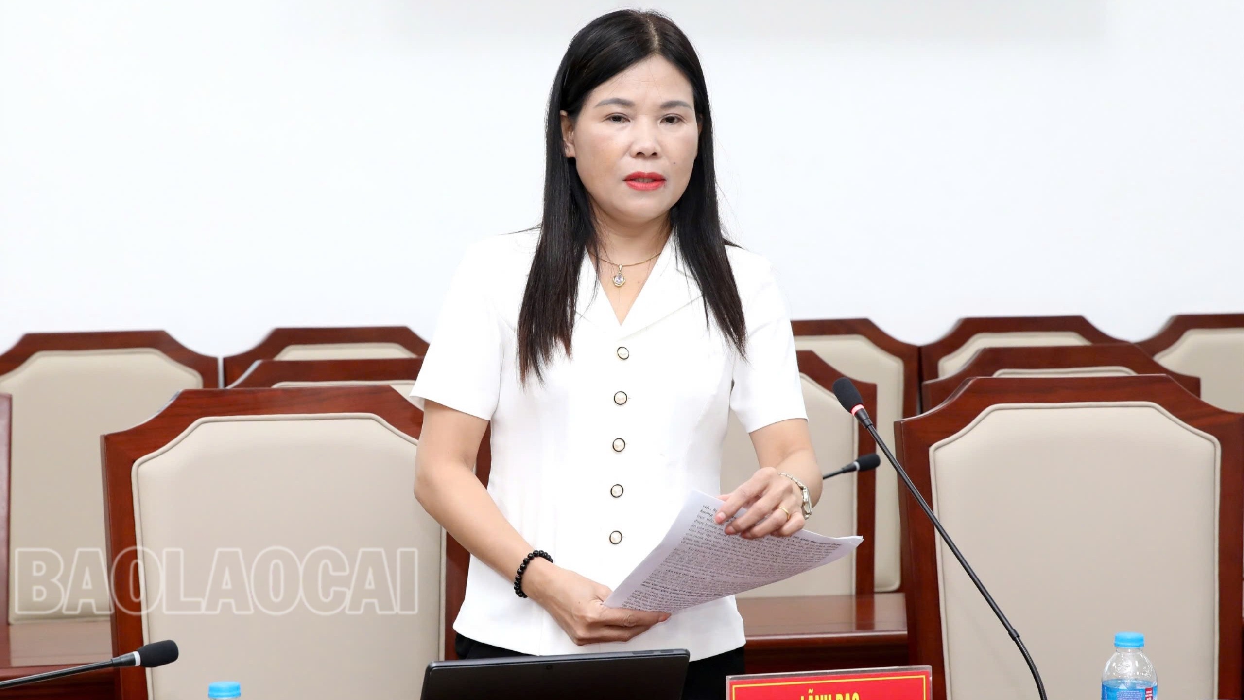 Lãnh đạo Ủy ban Mặt trận Tổ quốc Việt Nam tỉnh phát biểu đóng góp ý kiến tại hội nghị. cat3-7576.jpg