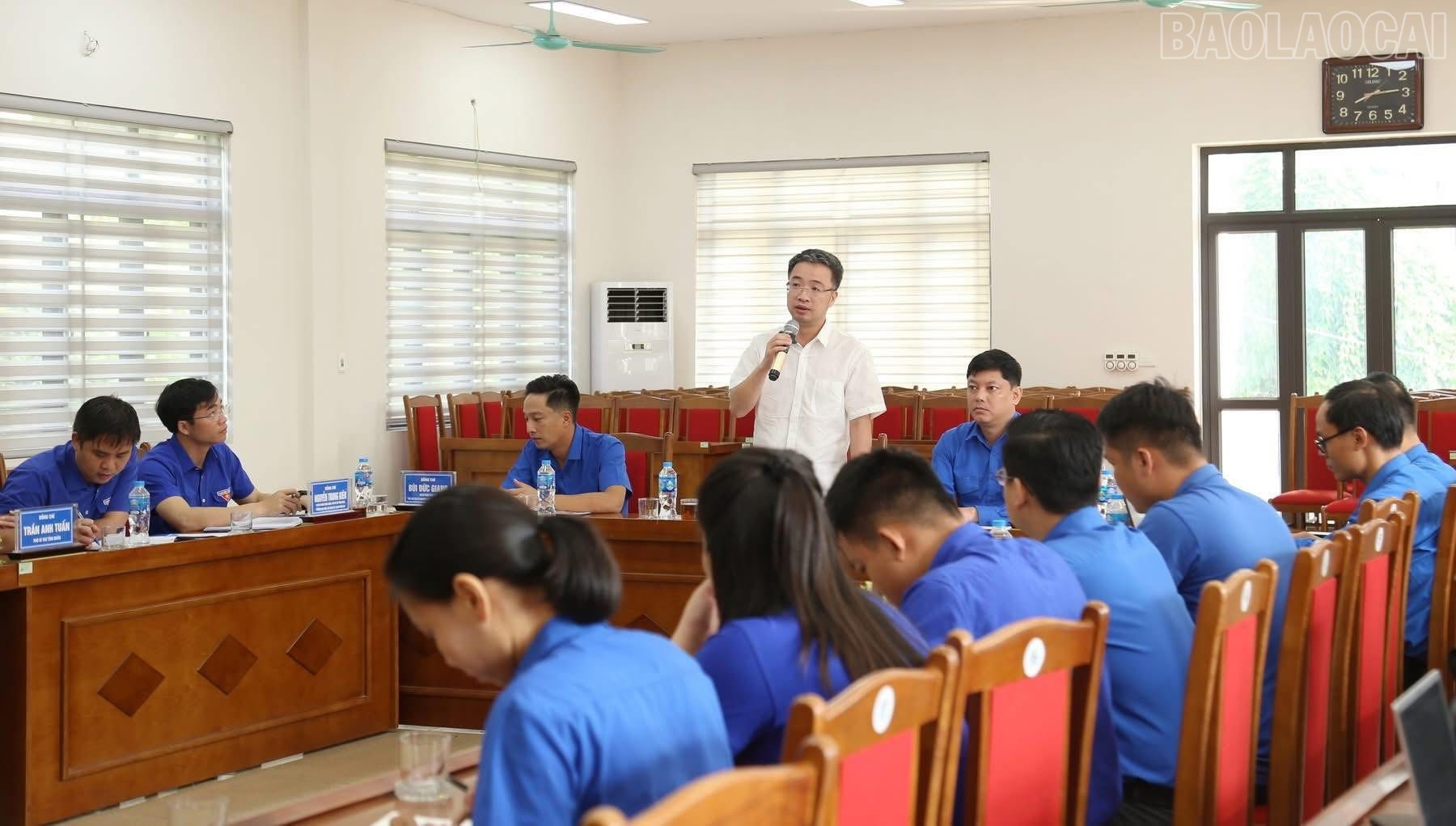 Đồng chí Nguyễn Tường Lâm - Bí thư Trung ương Đoàn, Chủ tịch T.Ư Hội LHTN Việt Nam làm việc với Thường trực Tỉnh Đoàn Lào Cai và Phú Thọ cùng 31 Bí thư đoàn các xã có Dự án đường dây 500kV Lào Cai - Vĩnh Yên đi qua. baolaocai-tr_533024302-1072629071727962-6742586124211070190-n.jpg
